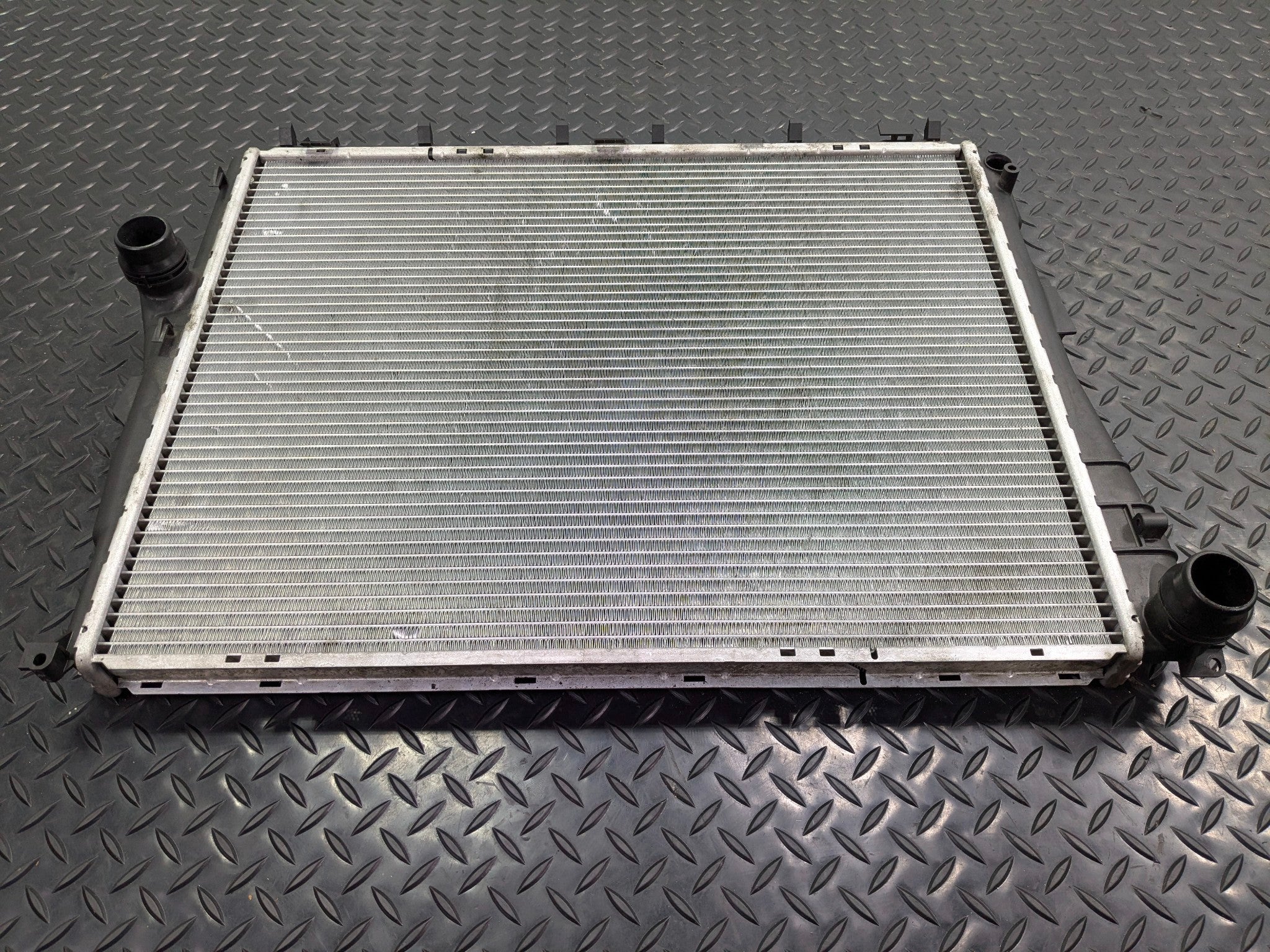 2013 - 2019 OEM HYUNDAI SANTA FE ENGINE COOLANT COOLING RADIATOR