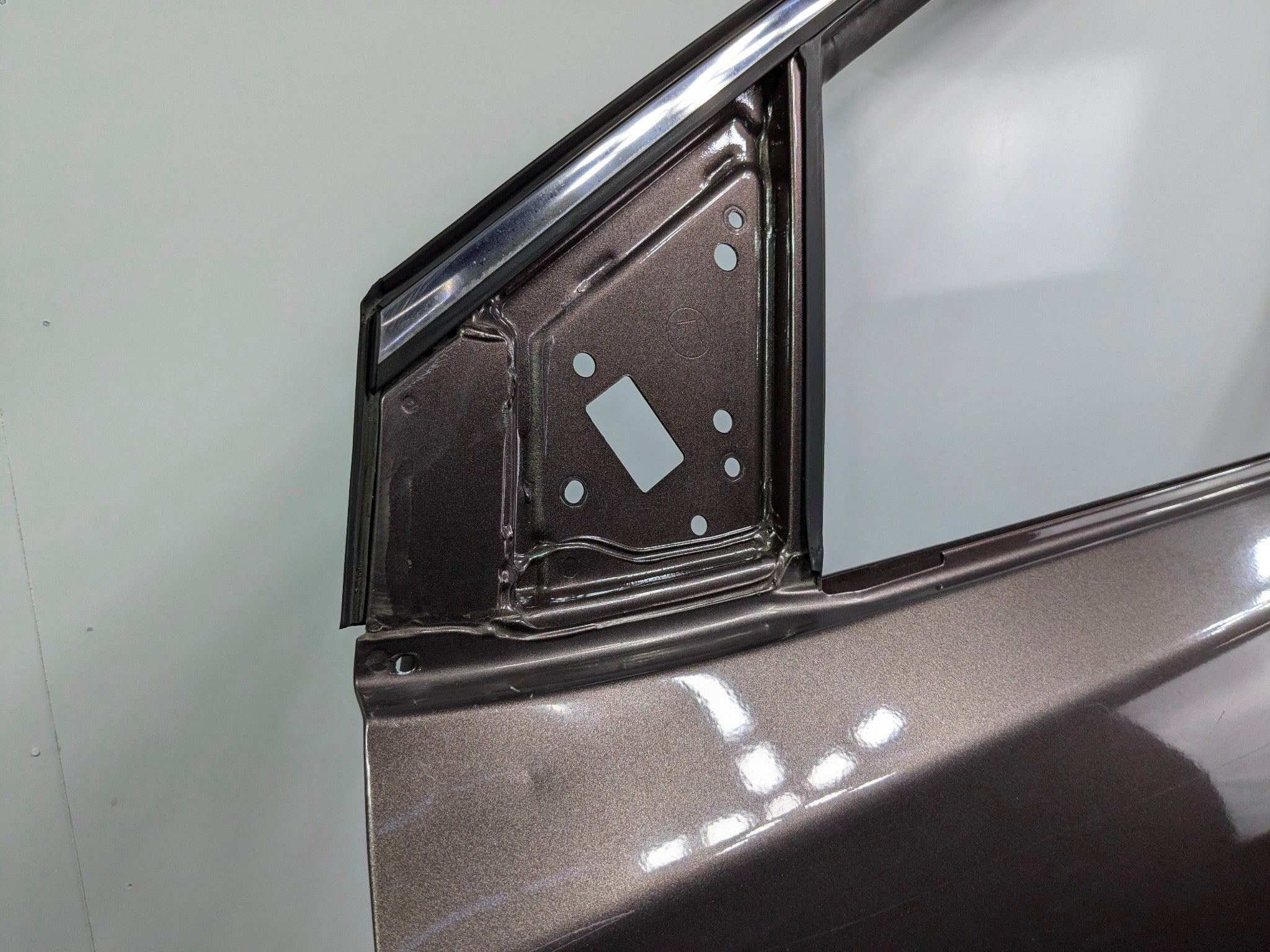 2013 - 2019 OEM HYUNDAI SANTA FE FRONT LEFT DRIVER SIDE DOOR SHELL PANEL N9N