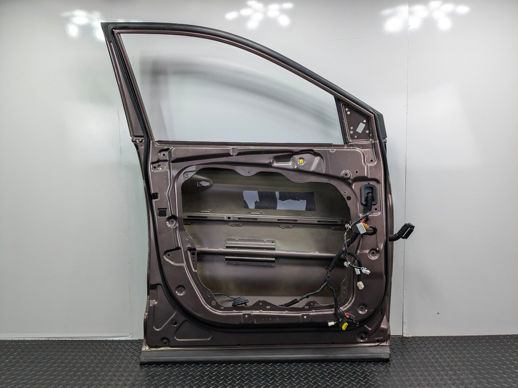 2013 - 2019 OEM HYUNDAI SANTA FE FRONT LEFT DRIVER SIDE DOOR SHELL PANEL N9N