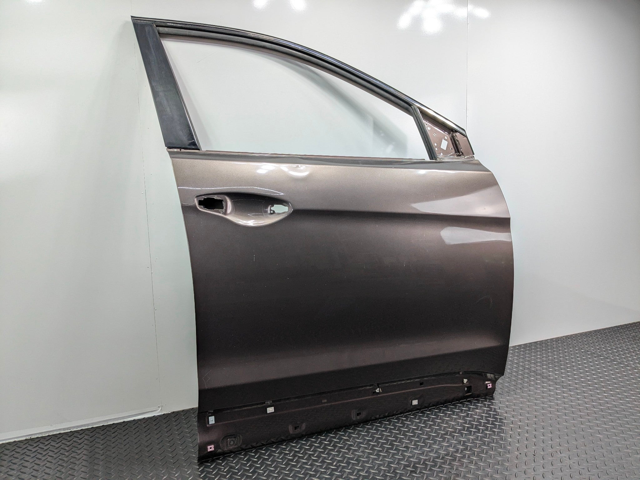 2013 - 2019 OEM HYUNDAI SANTA FE FRONT RIGHT PASSENGER SIDE DOOR SHELL PANEL N9N