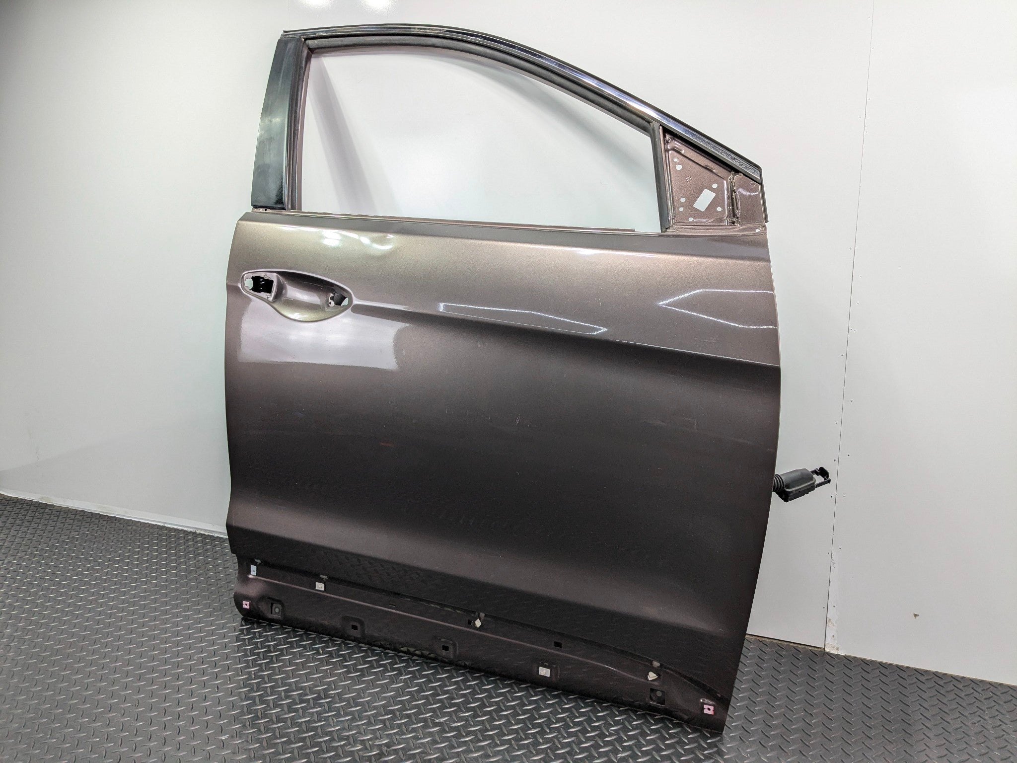 2013 - 2019 OEM HYUNDAI SANTA FE FRONT RIGHT PASSENGER SIDE DOOR SHELL PANEL N9N