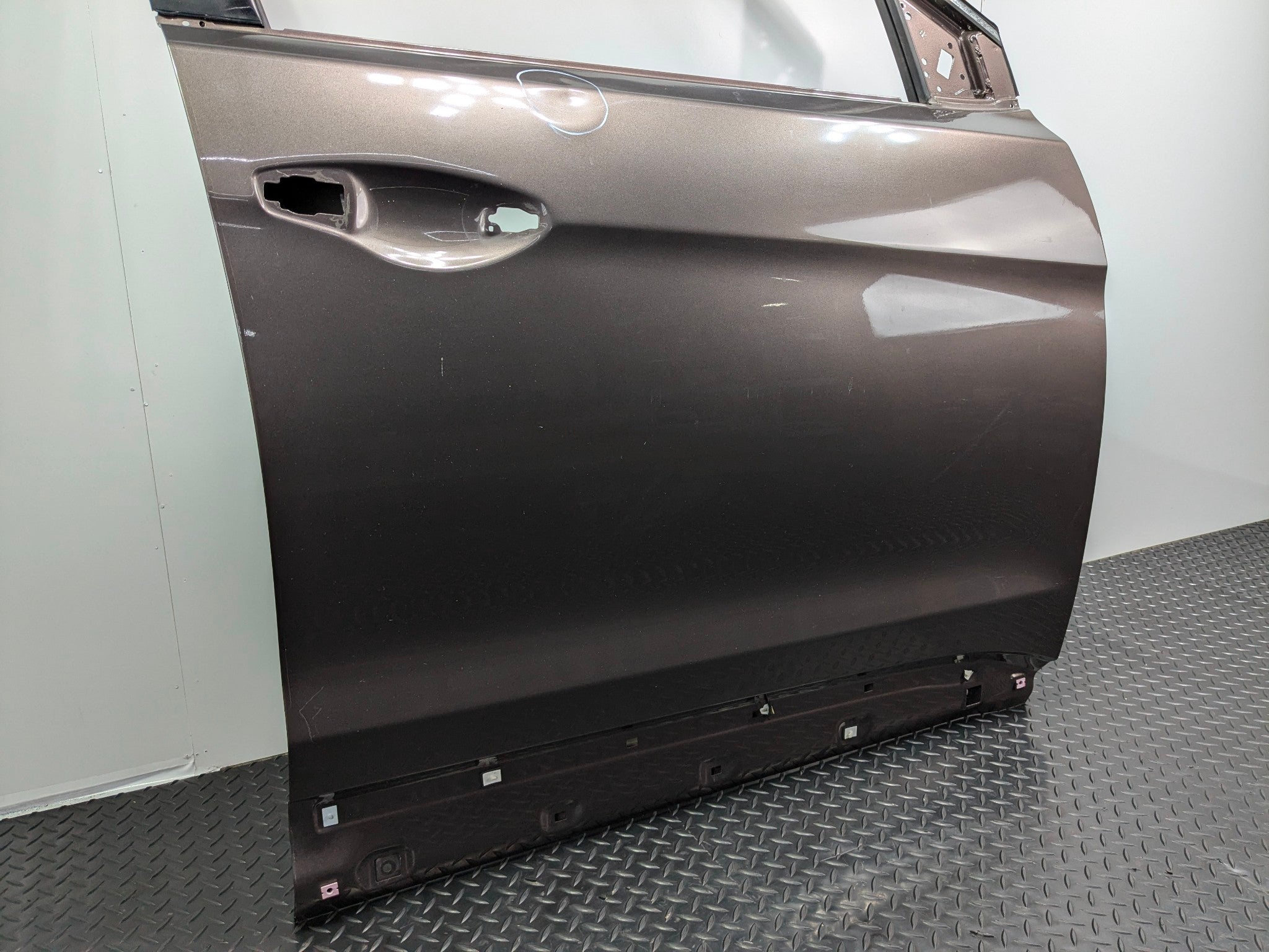 2013 - 2019 OEM HYUNDAI SANTA FE FRONT RIGHT PASSENGER SIDE DOOR SHELL PANEL N9N