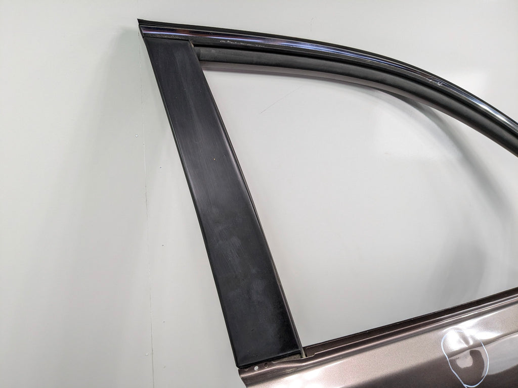 2013 - 2019 OEM HYUNDAI SANTA FE FRONT RIGHT PASSENGER SIDE DOOR SHELL PANEL N9N