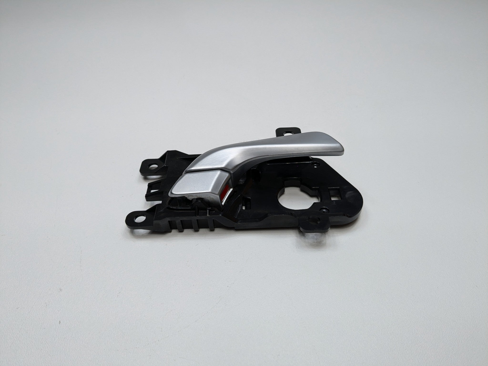 2013 - 2019 OEM HYUNDAI SANTA FE FRONT RIGHT PASSENGER SIDE INTERIOR DOOR HANDLE