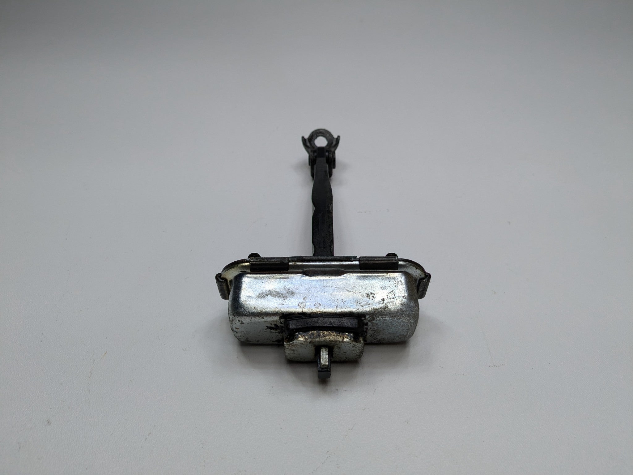 2013 - 2019 OEM HYUNDAI SANTA FE FRONT RIGHT SIDE DOOR CHECK STRAP STOPPER