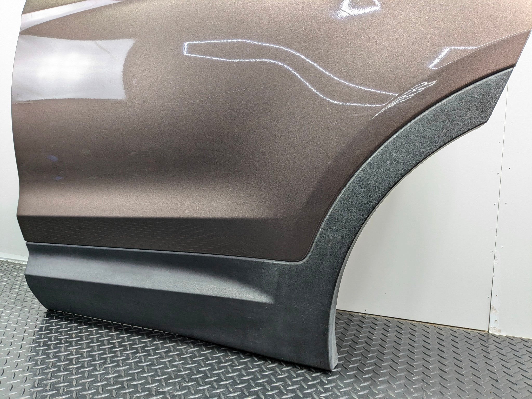2013 - 2019 OEM HYUNDAI SANTA FE REAR LEFT DRIVER SIDE DOOR SHELL PANEL N9N