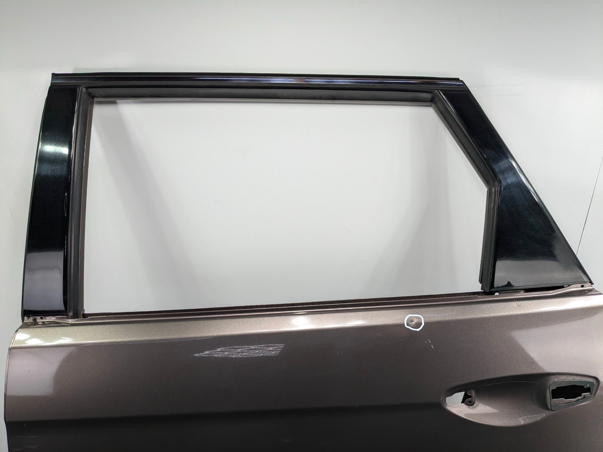 2013 - 2019 OEM HYUNDAI SANTA FE REAR LEFT DRIVER SIDE DOOR SHELL PANEL N9N