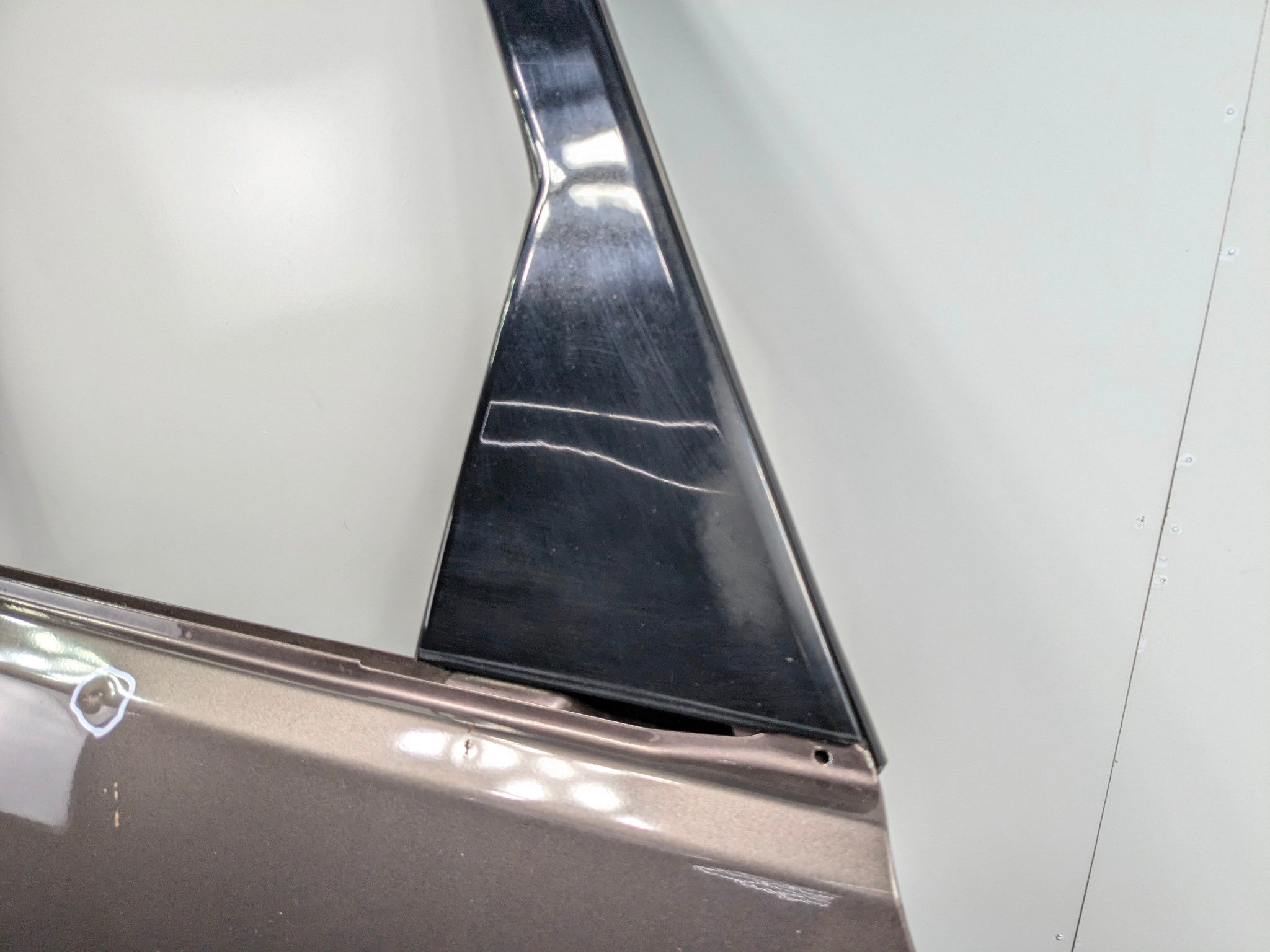 2013 - 2019 OEM HYUNDAI SANTA FE REAR LEFT DRIVER SIDE DOOR SHELL PANEL N9N
