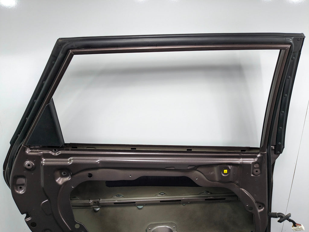 2013 - 2019 OEM HYUNDAI SANTA FE REAR LEFT DRIVER SIDE DOOR SHELL PANEL N9N