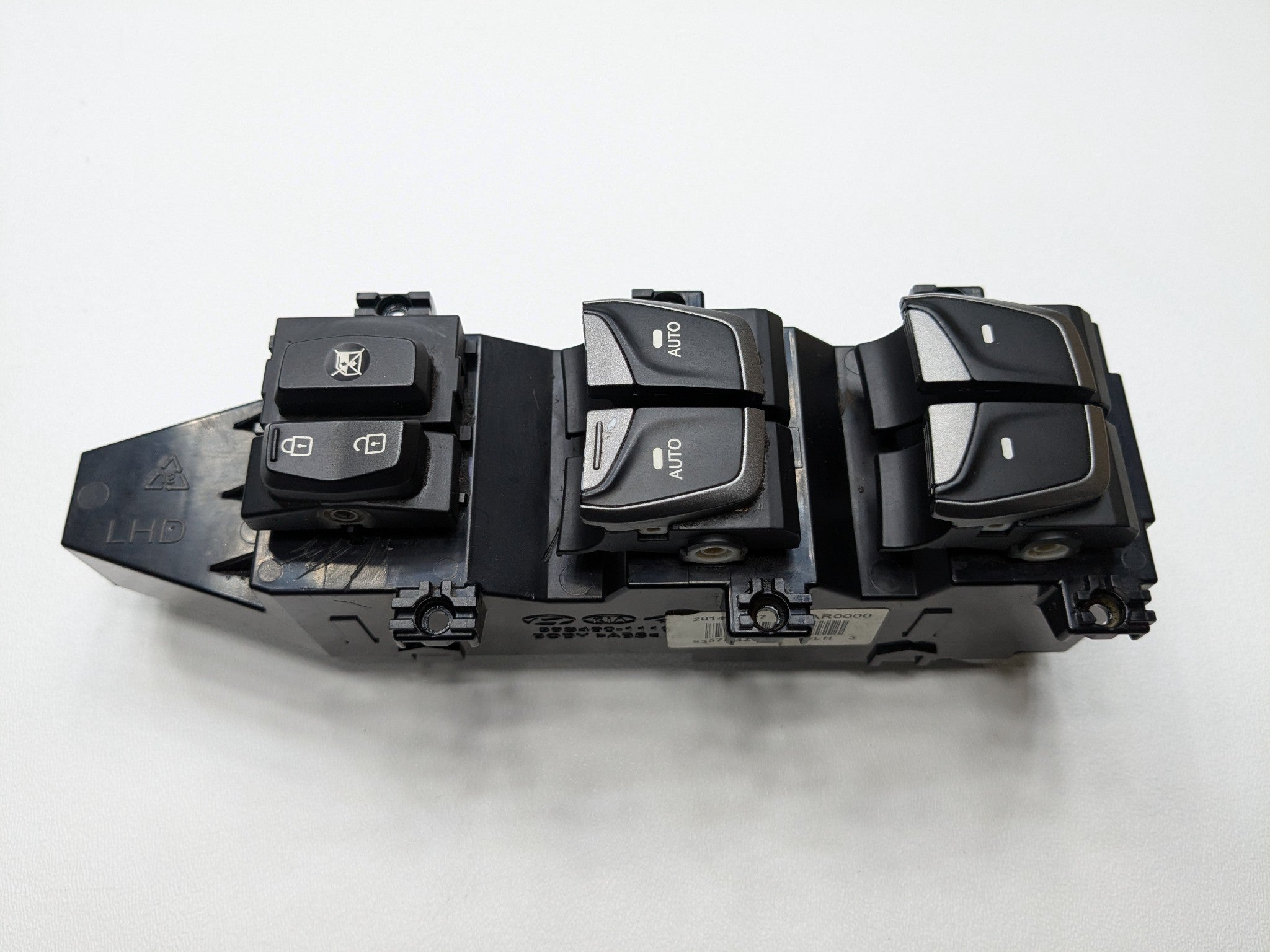 2013 - 2019 OEM HYUNDAI SANTA FE FRONT LEFT DOOR MASTER POWER WINDOW SWITCH