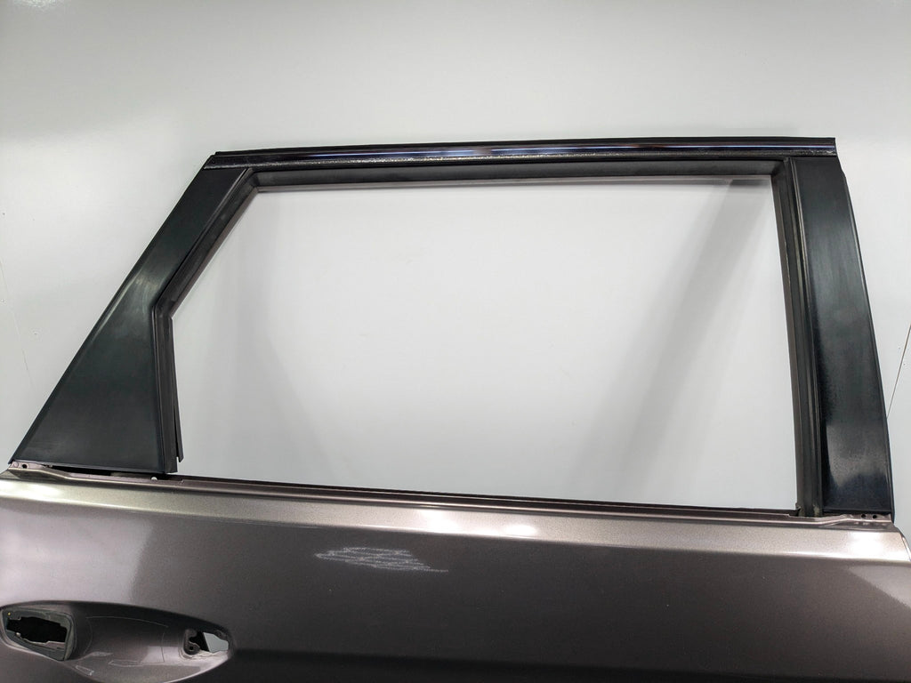 2013 - 2019 OEM HYUNDAI SANTA FE REAR RIGHT PASSENGER SIDE DOOR SHELL PANEL N9N
