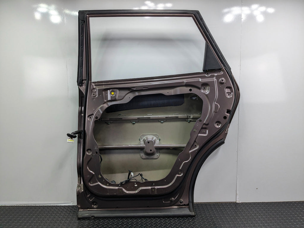 2013 - 2019 OEM HYUNDAI SANTA FE REAR RIGHT PASSENGER SIDE DOOR SHELL PANEL N9N