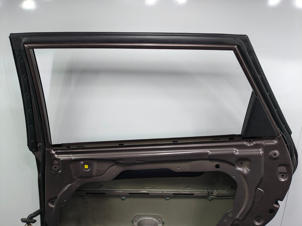 2013 - 2019 OEM HYUNDAI SANTA FE REAR RIGHT PASSENGER SIDE DOOR SHELL PANEL N9N