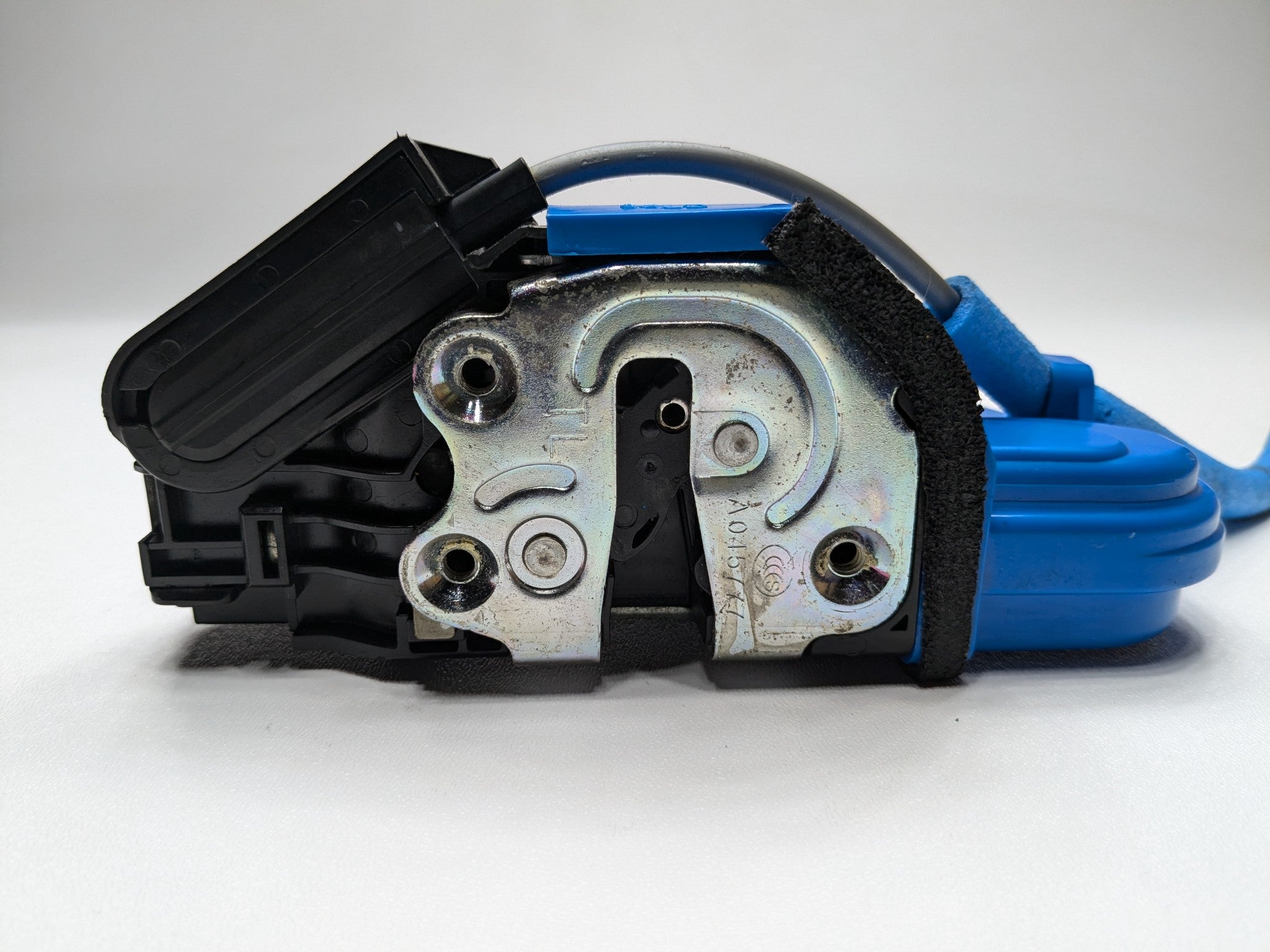 2013 - 2019 OEM HYUNDAI SANTA FE REAR LEFT DRIVER SIDE DOOR LATCH LOCK ACTUATOR