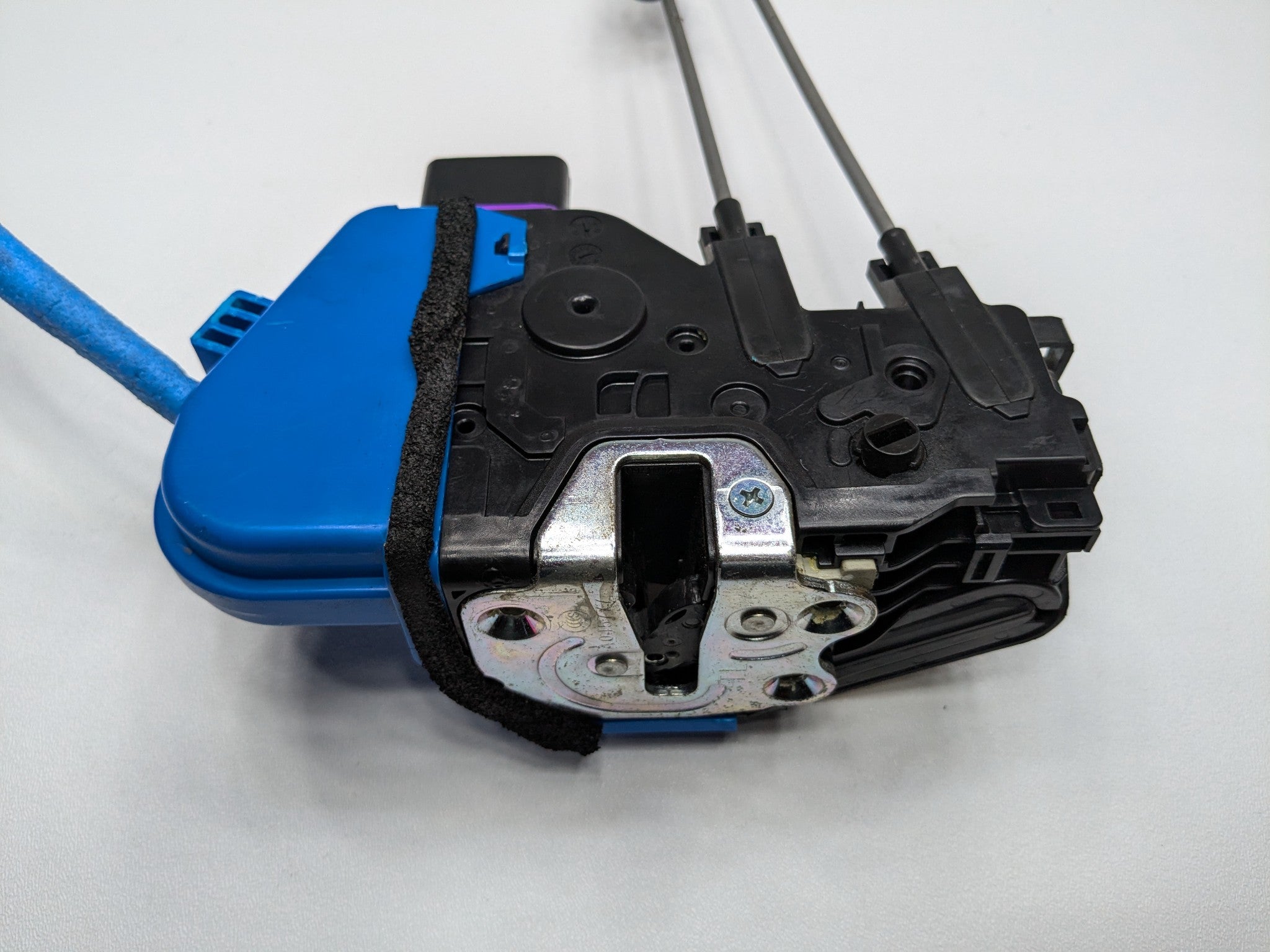 2013 - 2019 OEM HYUNDAI SANTA FE REAR LEFT DRIVER SIDE DOOR LATCH LOCK ACTUATOR