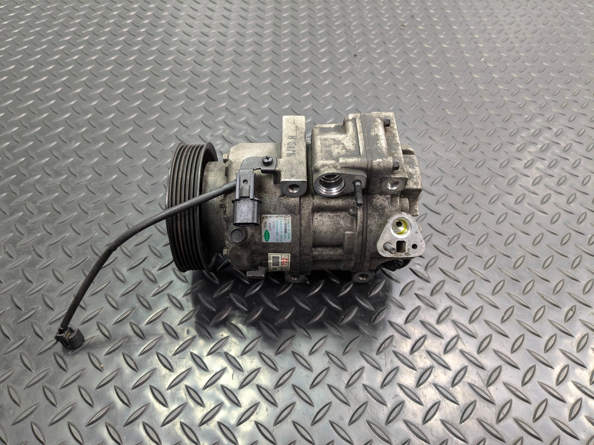 2013 - 2019 OEM HYUNDAI SANTA FE AC AIR CONDITIONING COMPRESSOR PUMP
