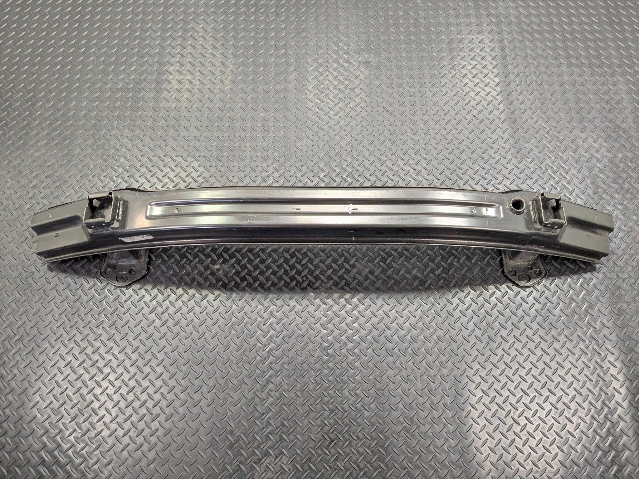 2013 - 2019 OEM HYUNDAI SANTA FE FRONT BUMPER REINFORCEMENT IMPACT BAR BEAM