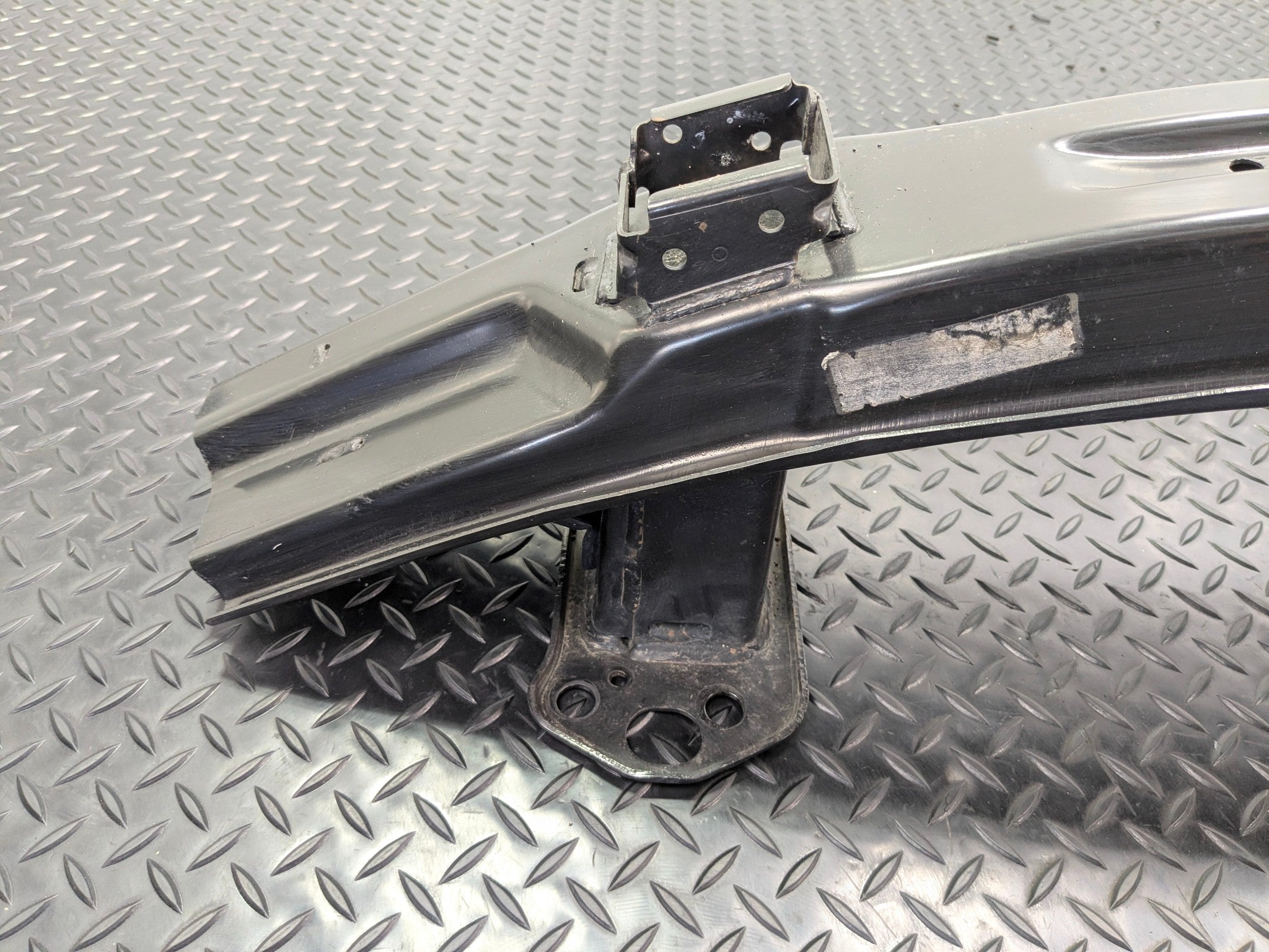 2013 - 2019 OEM HYUNDAI SANTA FE FRONT BUMPER REINFORCEMENT IMPACT BAR BEAM