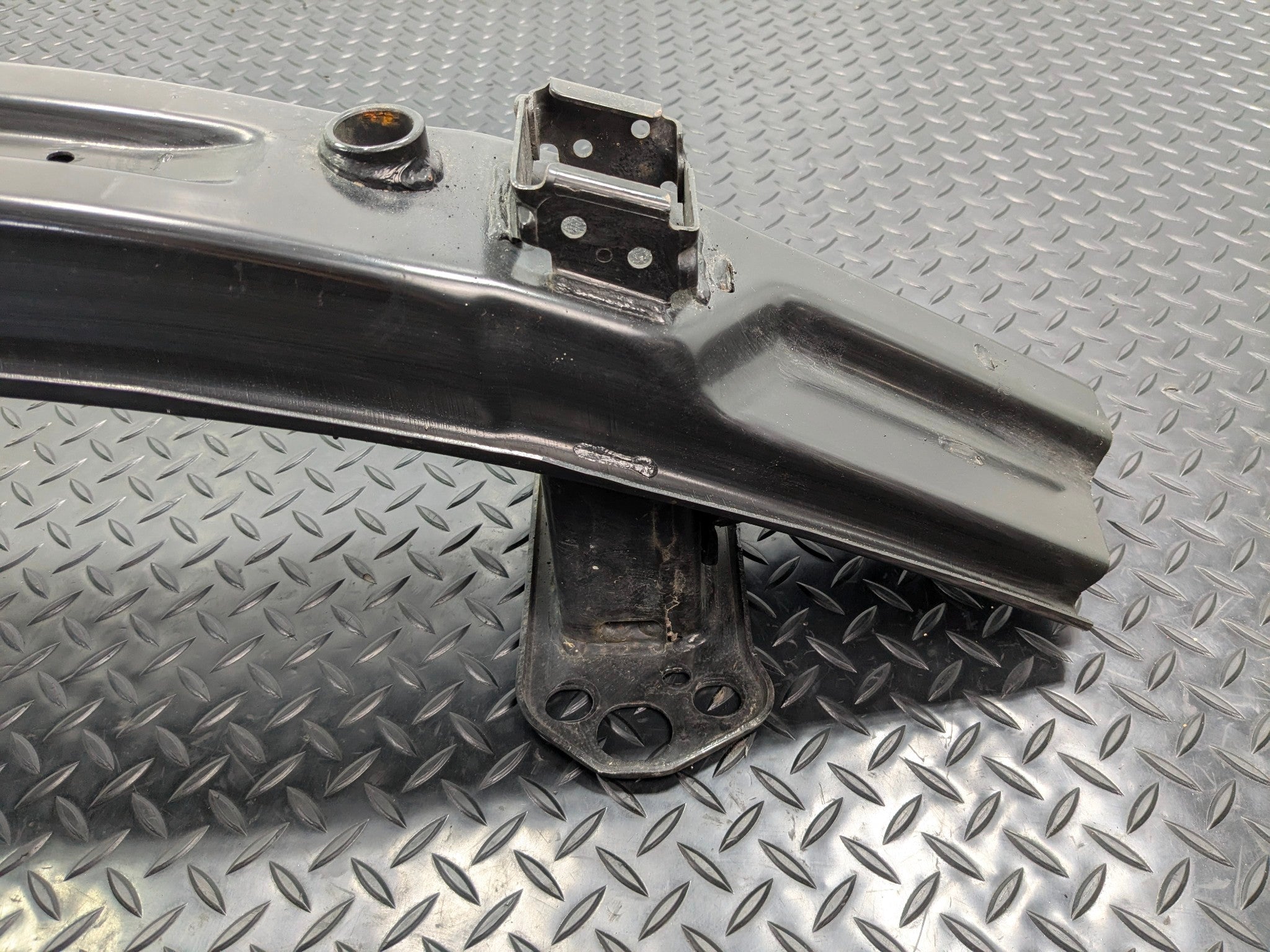2013 - 2019 OEM HYUNDAI SANTA FE FRONT BUMPER REINFORCEMENT IMPACT BAR BEAM