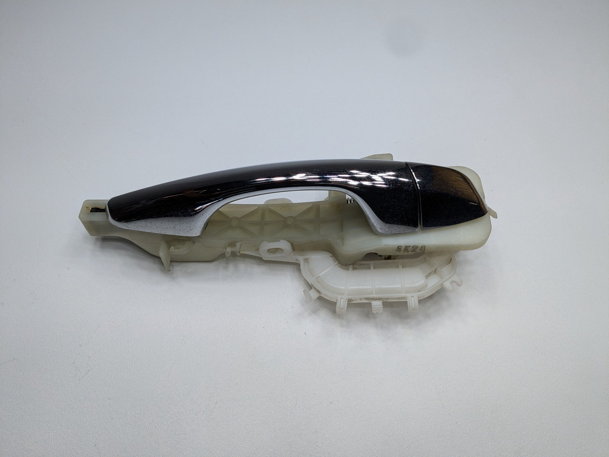 2013 - 2019 OEM HYUNDAI SANTA FE FRONT RIGHT PASSENGER SIDE EXTERIOR DOOR HANDLE