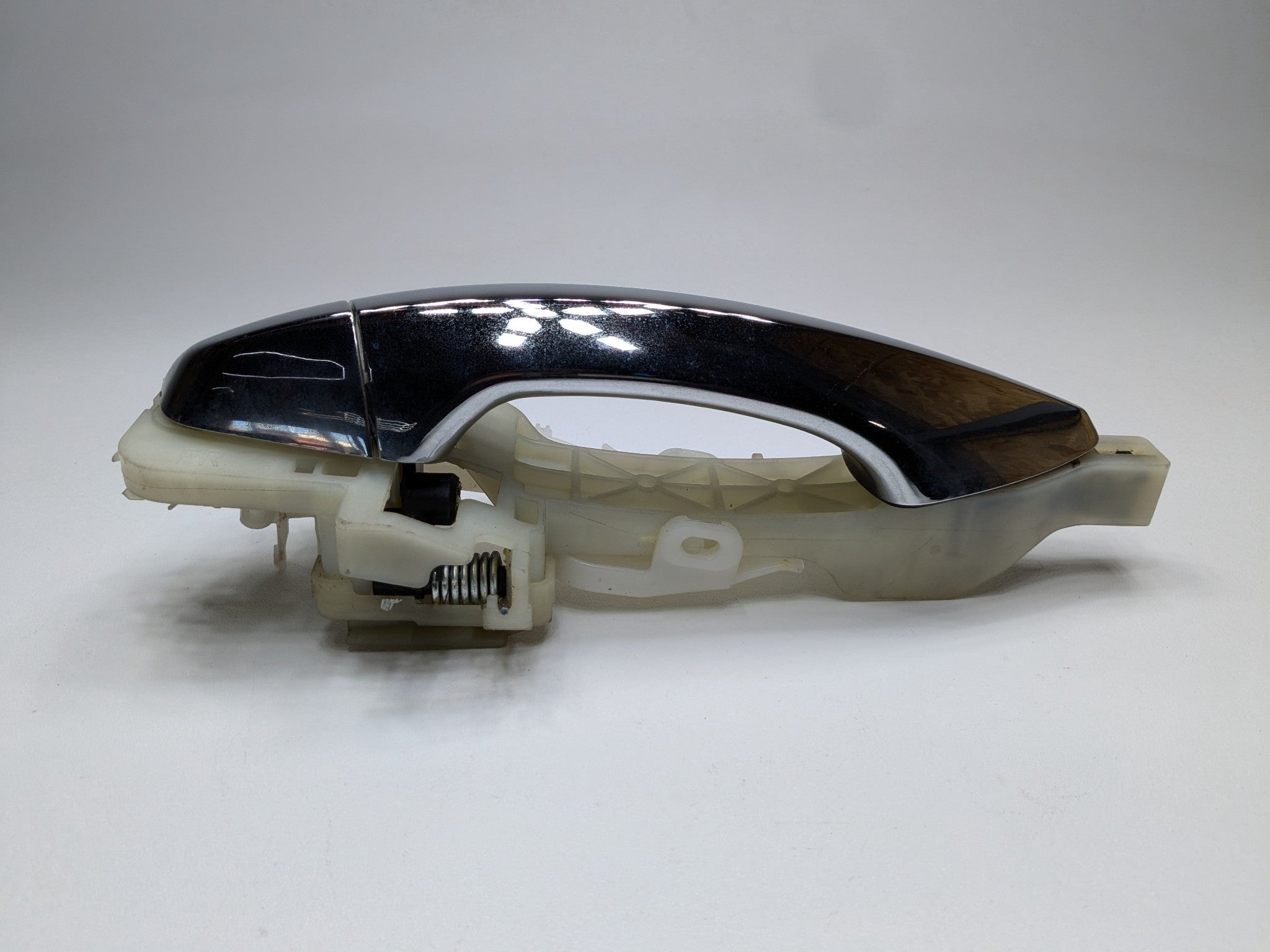 2013 - 2019 OEM HYUNDAI SANTA FE FRONT RIGHT PASSENGER SIDE EXTERIOR DOOR HANDLE