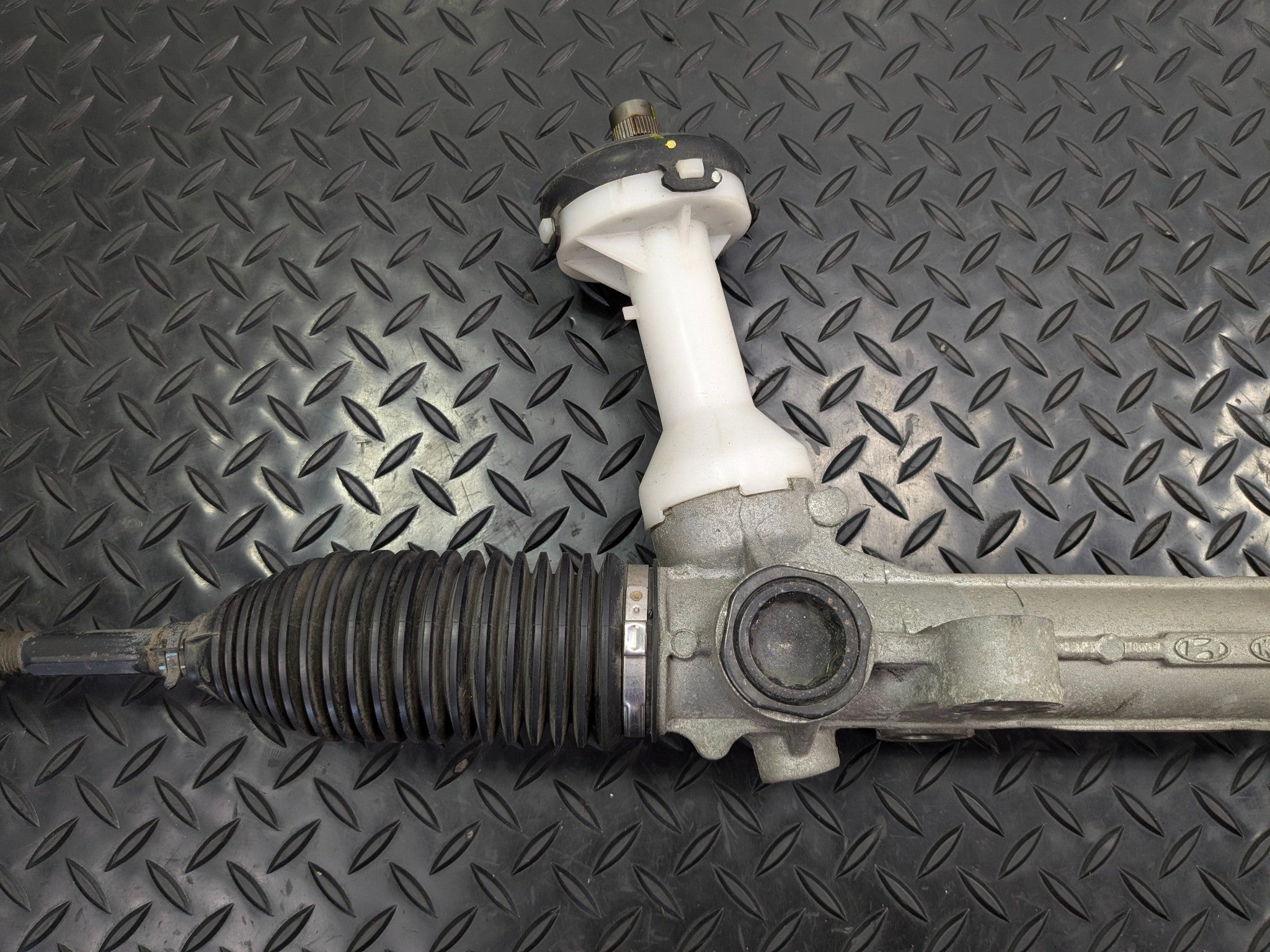 2013 - 2019 OEM HYUNDAI SANTA FE STEERING GEAR POWER RACK WITH PINION