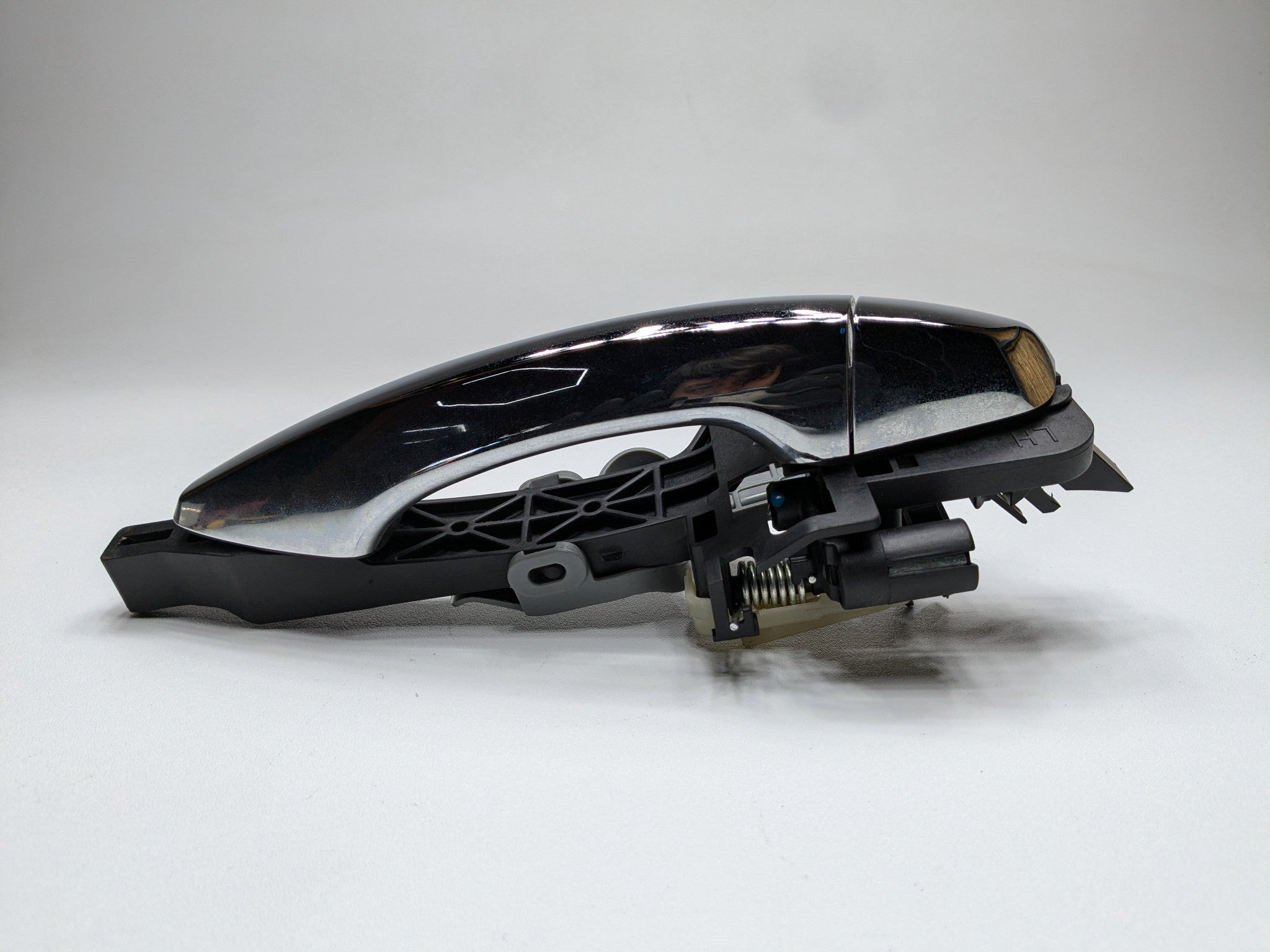 2013 - 2019 OEM HYUNDAI SANTA FE REAR LEFT DRIVER SIDE EXTERIOR DOOR HANDLE
