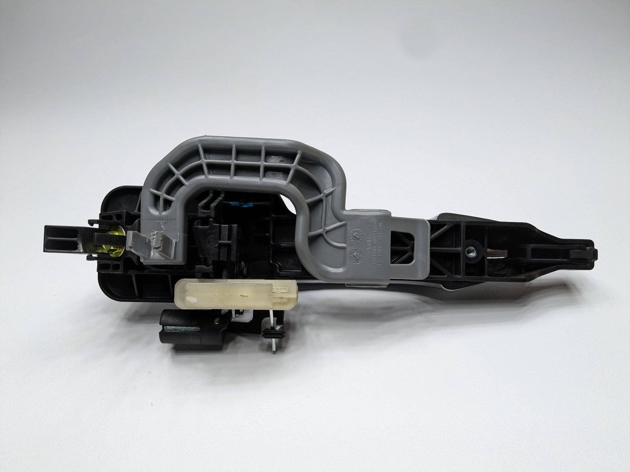 2013 - 2019 OEM HYUNDAI SANTA FE REAR LEFT DRIVER SIDE EXTERIOR DOOR HANDLE