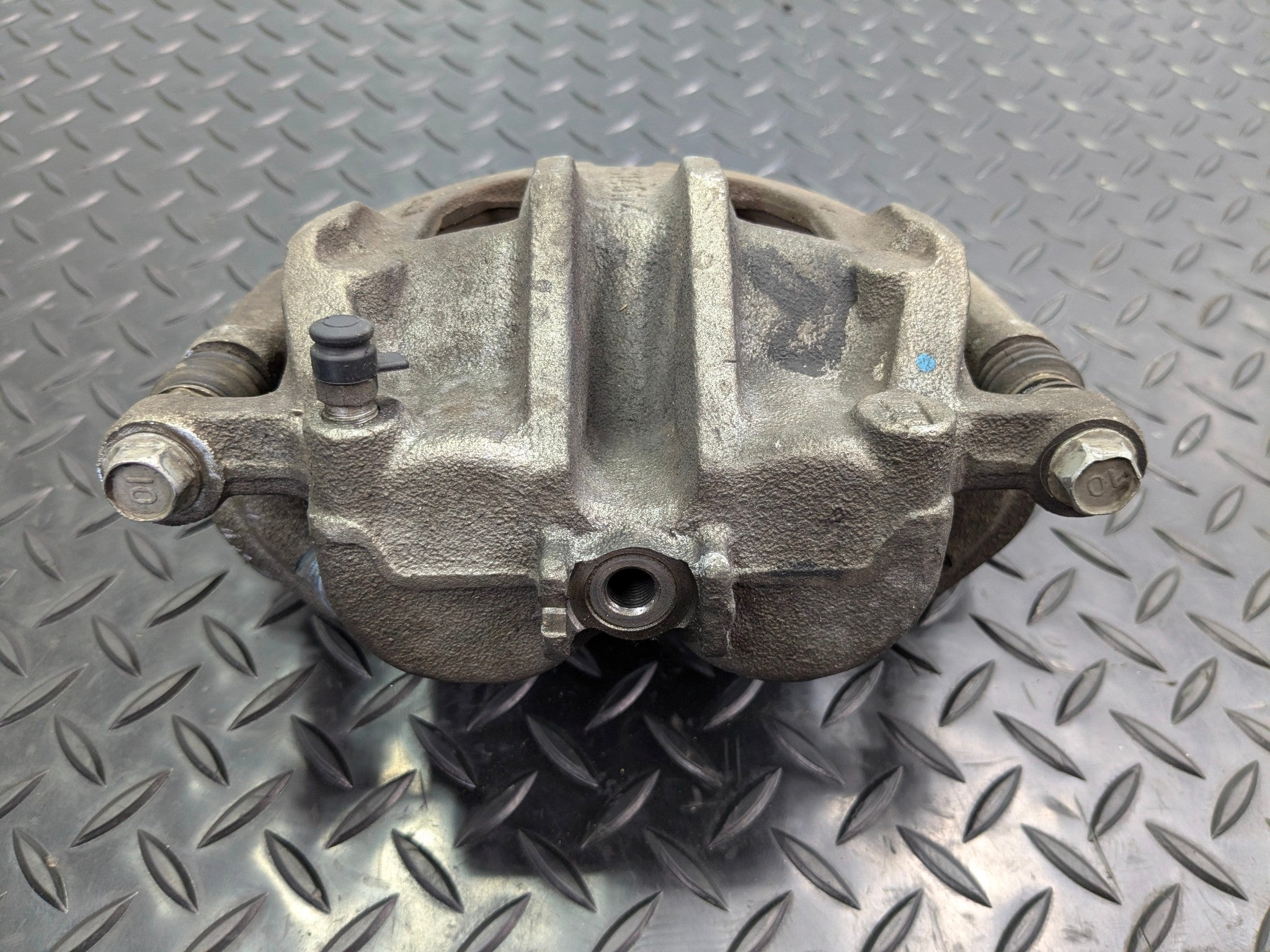 2013 - 2019 OEM HYUNDAI SANTA FE FRONT LEFT DRIVER SIDE ABS BRAKE CALIPER