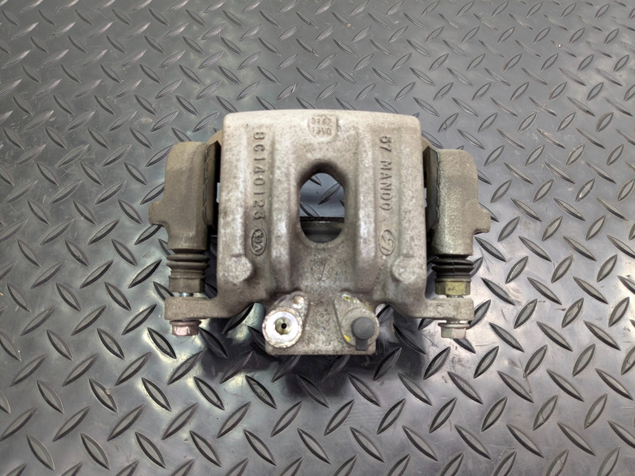 2013 - 2019 OEM HYUNDAI SANTA FE REAR LEFT DRIVER SIDE ABS BRAKE CALIPER