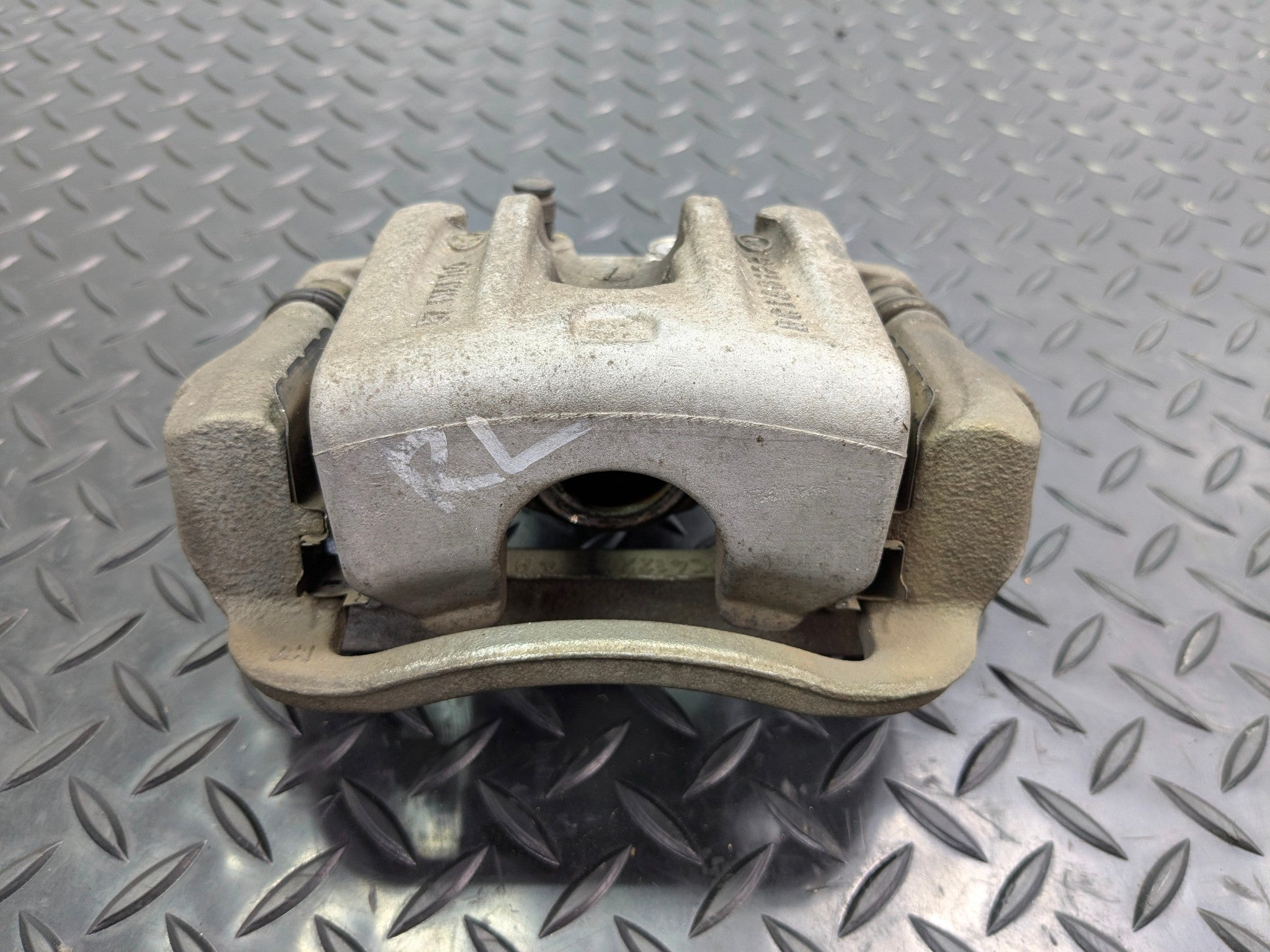 2013 - 2019 OEM HYUNDAI SANTA FE REAR LEFT DRIVER SIDE ABS BRAKE CALIPER