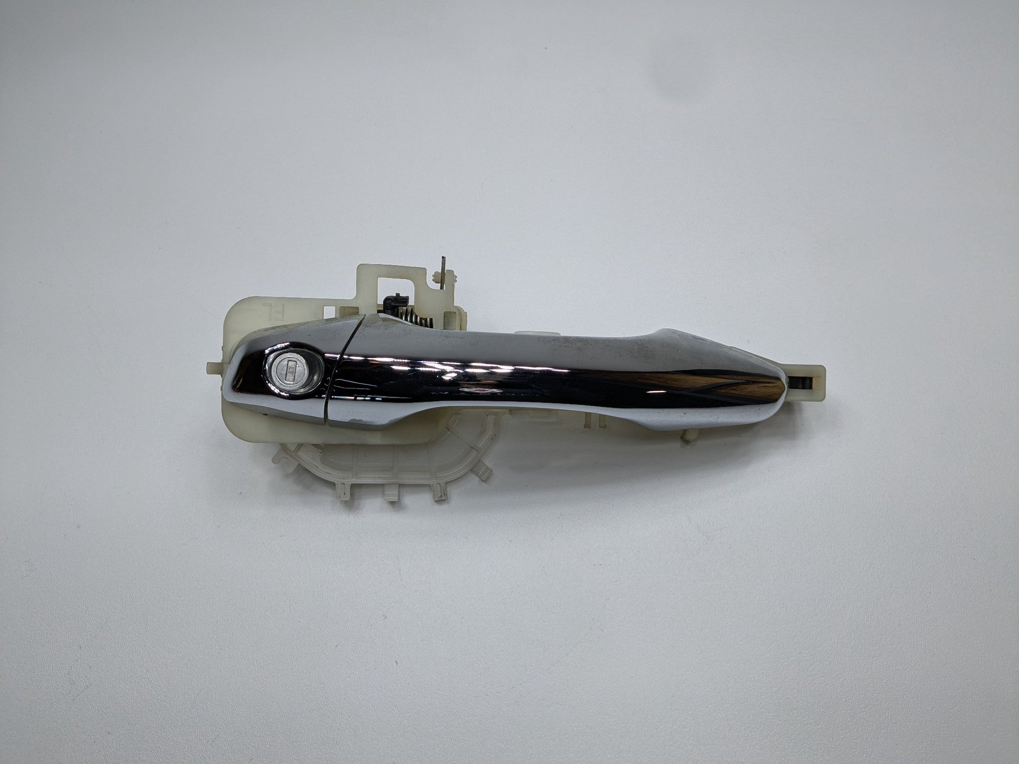 2013 - 2019 OEM HYUNDAI SANTA FE FRONT LEFT DRIVER SIDE EXTERIOR DOOR HANDLE