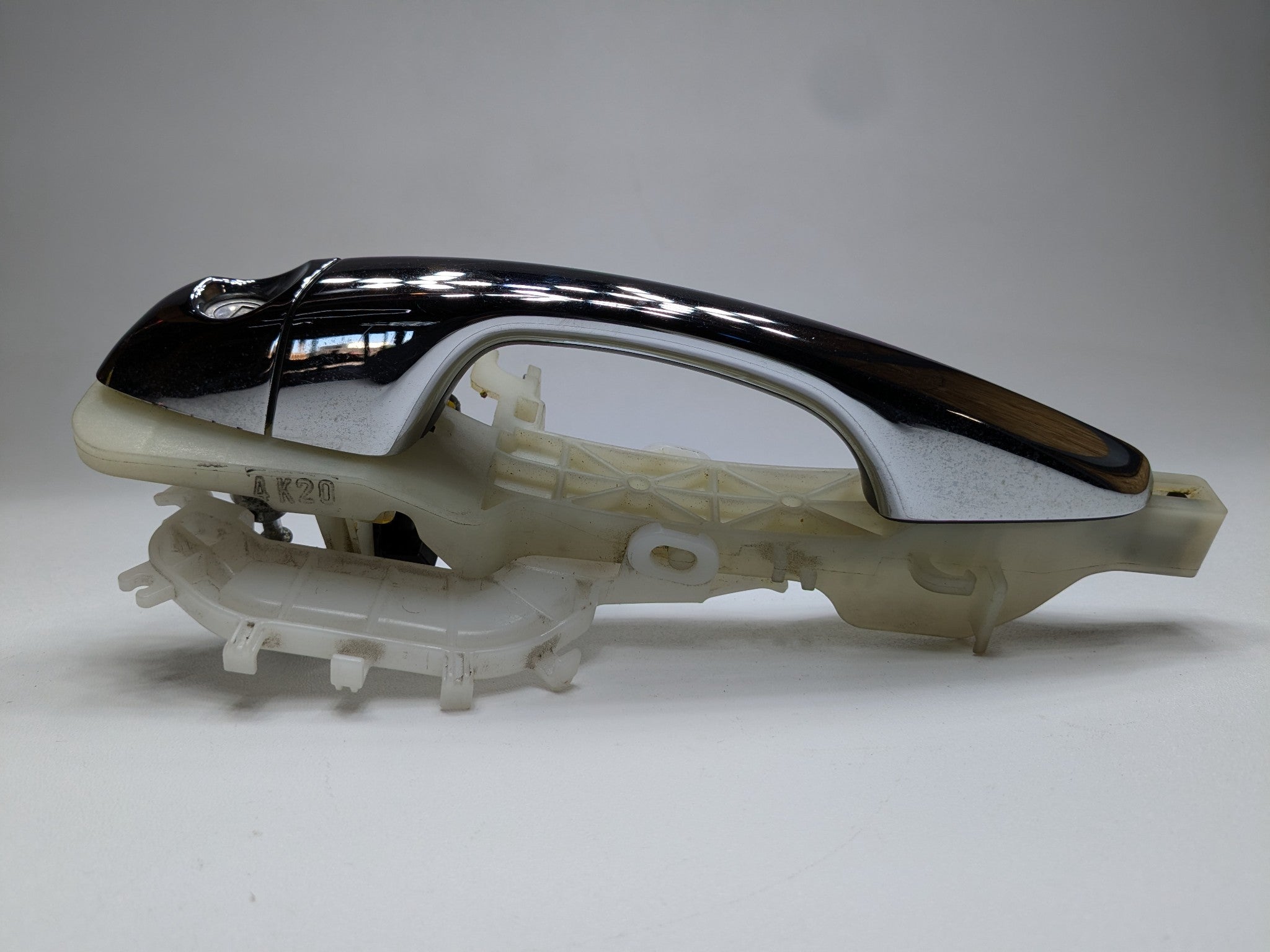 2013 - 2019 OEM HYUNDAI SANTA FE FRONT LEFT DRIVER SIDE EXTERIOR DOOR HANDLE