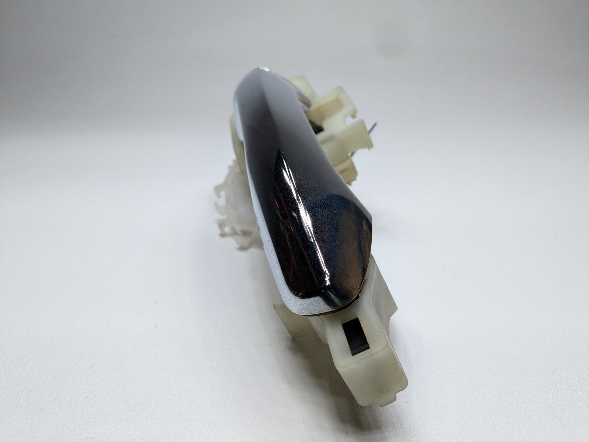 2013 - 2019 OEM HYUNDAI SANTA FE FRONT LEFT DRIVER SIDE EXTERIOR DOOR HANDLE