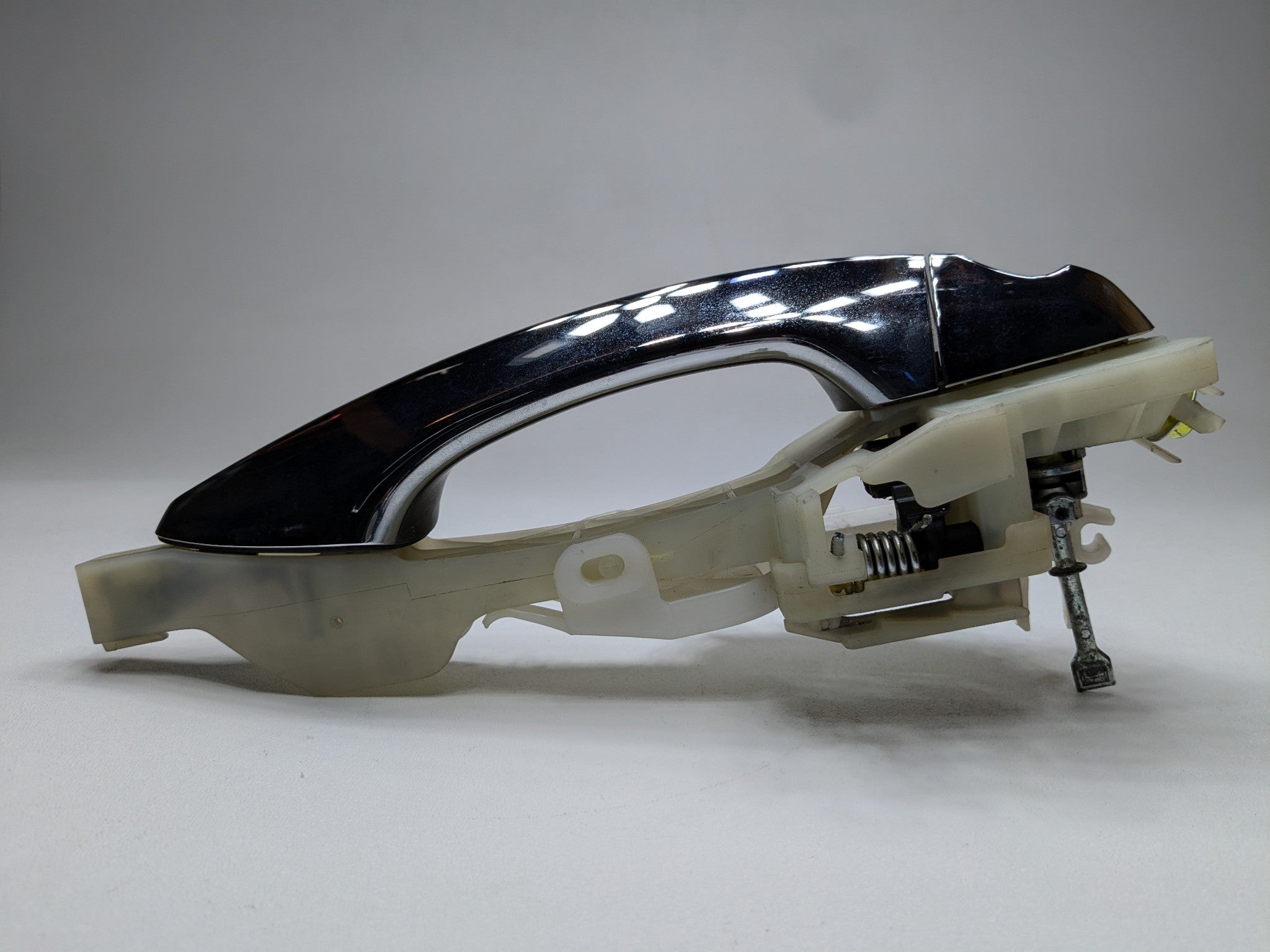 2013 - 2019 OEM HYUNDAI SANTA FE FRONT LEFT DRIVER SIDE EXTERIOR DOOR HANDLE