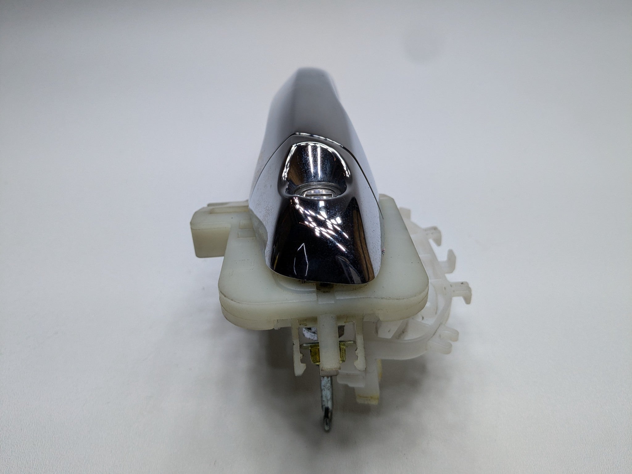 2013 - 2019 OEM HYUNDAI SANTA FE FRONT LEFT DRIVER SIDE EXTERIOR DOOR HANDLE