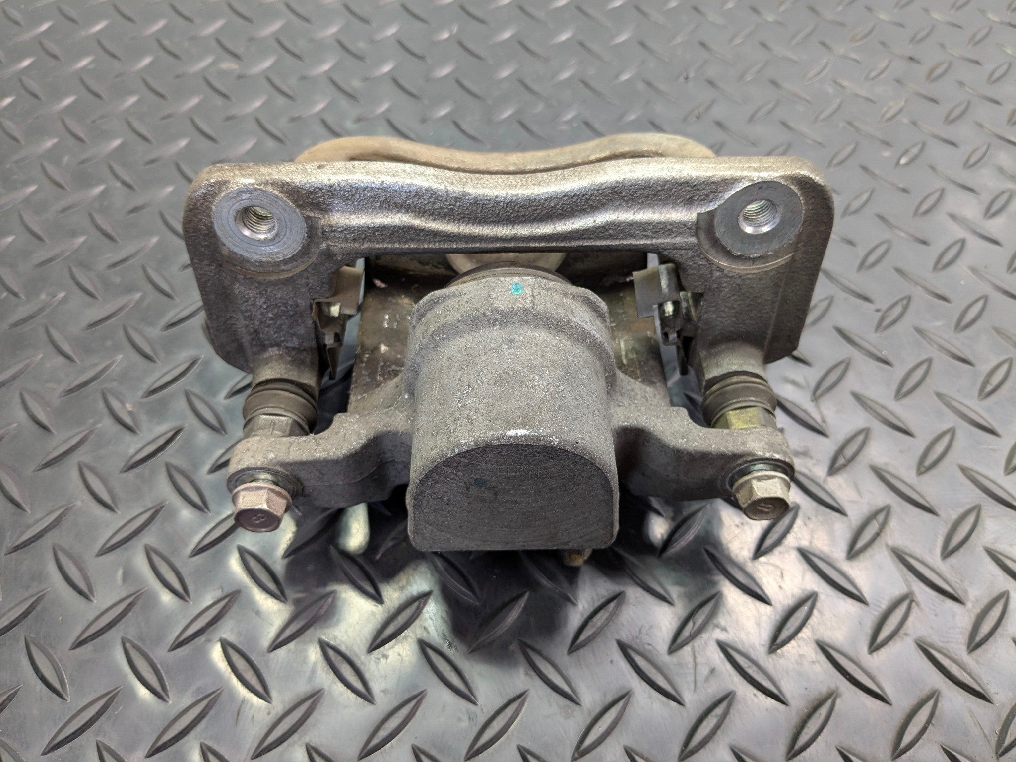 2013 - 2019 OEM HYUNDAI SANTA FE REAR RIGHT PASSENGER SIDE ABS BRAKE CALIPER