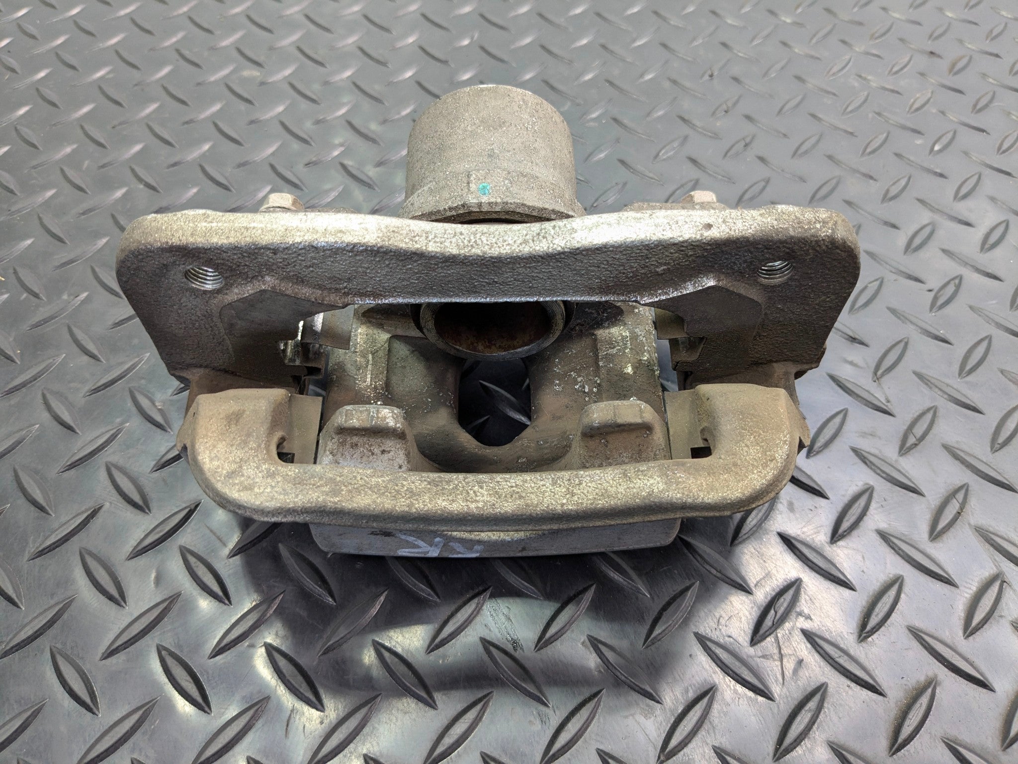 2013 - 2019 OEM HYUNDAI SANTA FE REAR RIGHT PASSENGER SIDE ABS BRAKE CALIPER