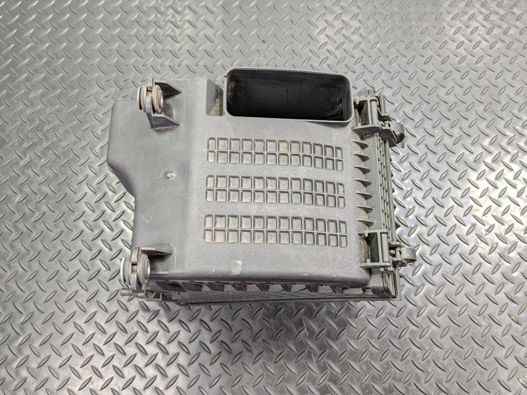2013 - 2019 OEM HYUNDAI SANTA FE AIR INTAKE CLEANER BOX