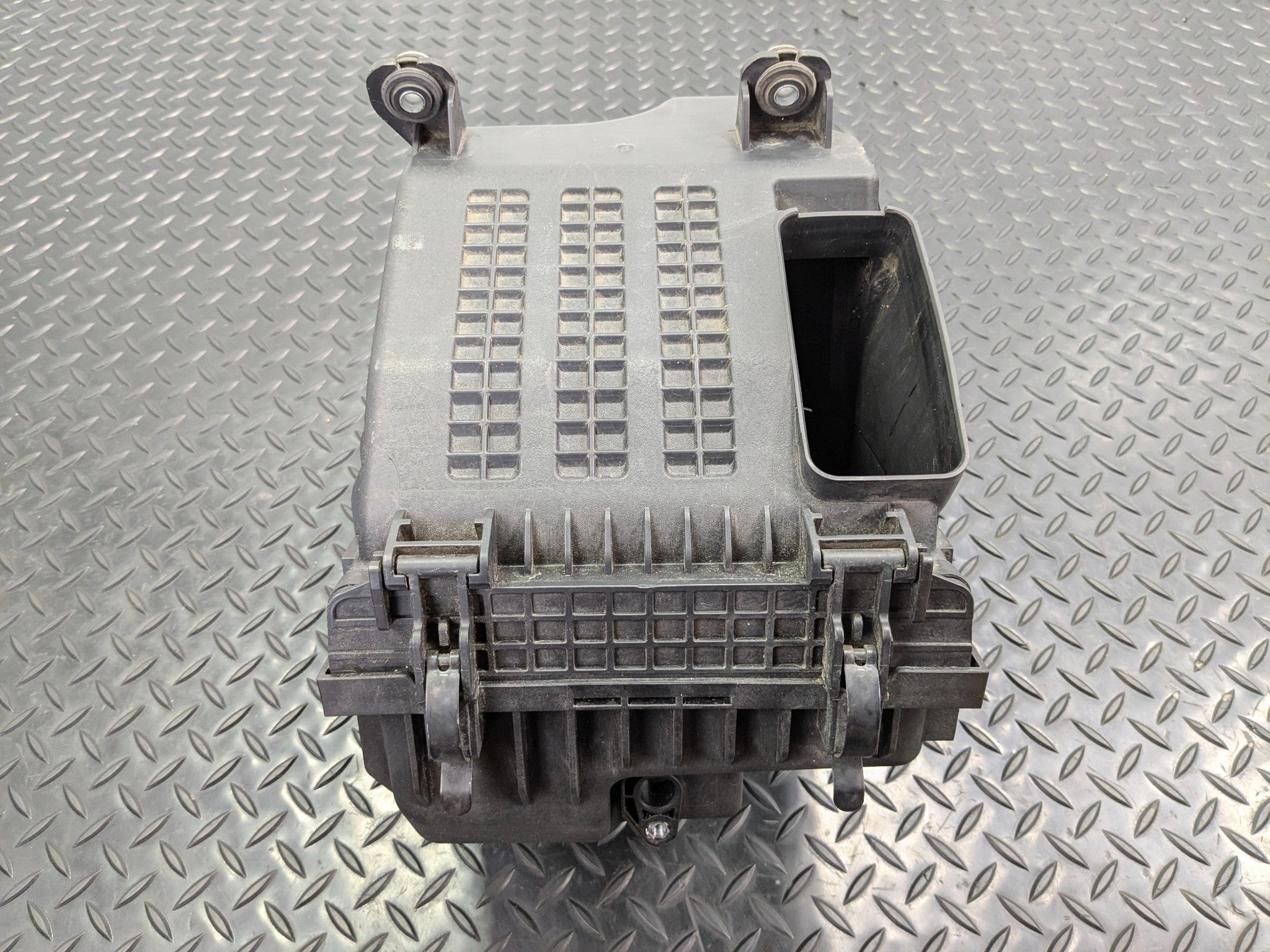 2013 - 2019 OEM HYUNDAI SANTA FE AIR INTAKE CLEANER BOX