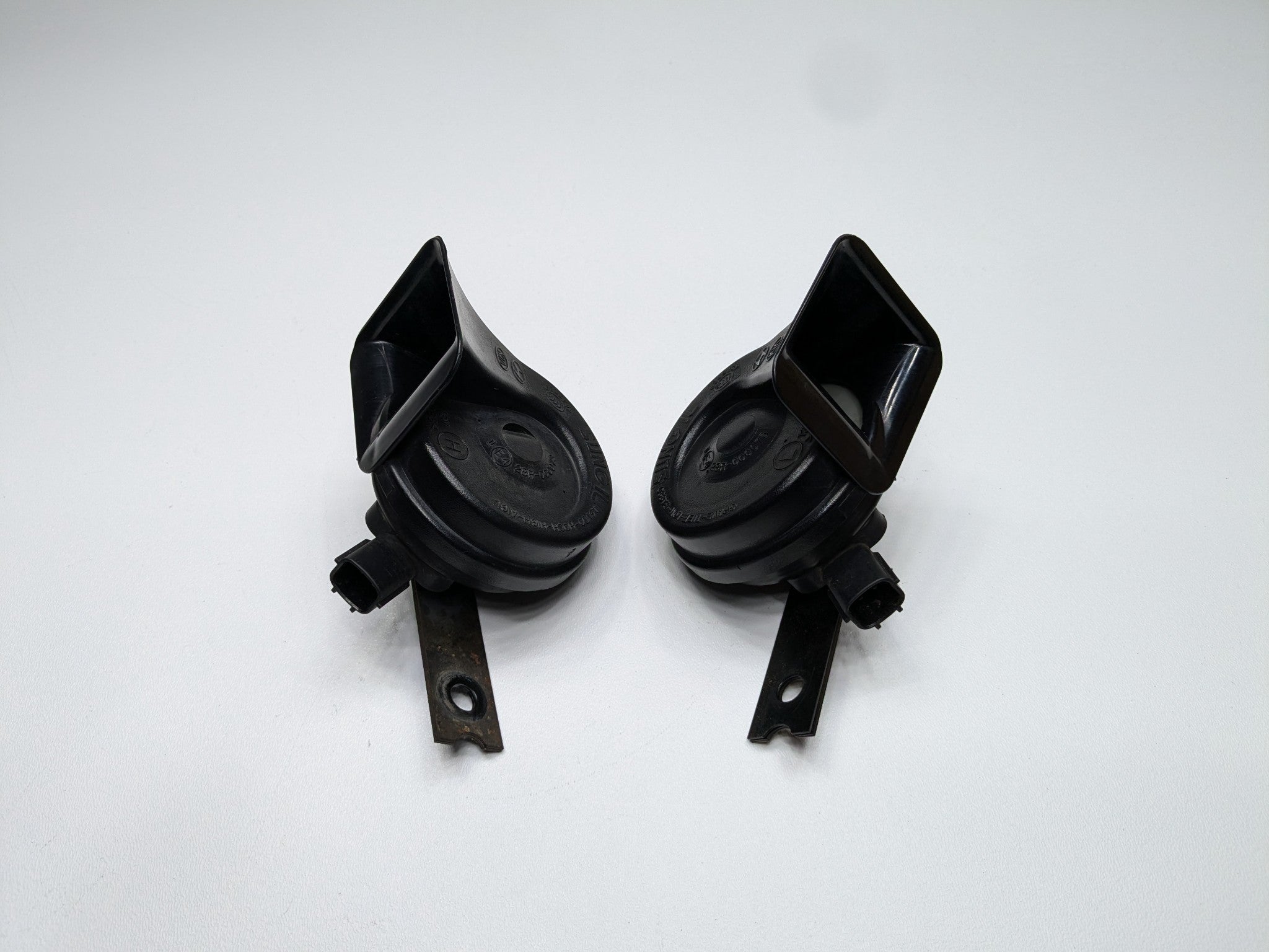 2013 - 2019 OEM HYUNDAI SANTA FE HIGH AND LOW NOTE TONE SAFETY HORN SET