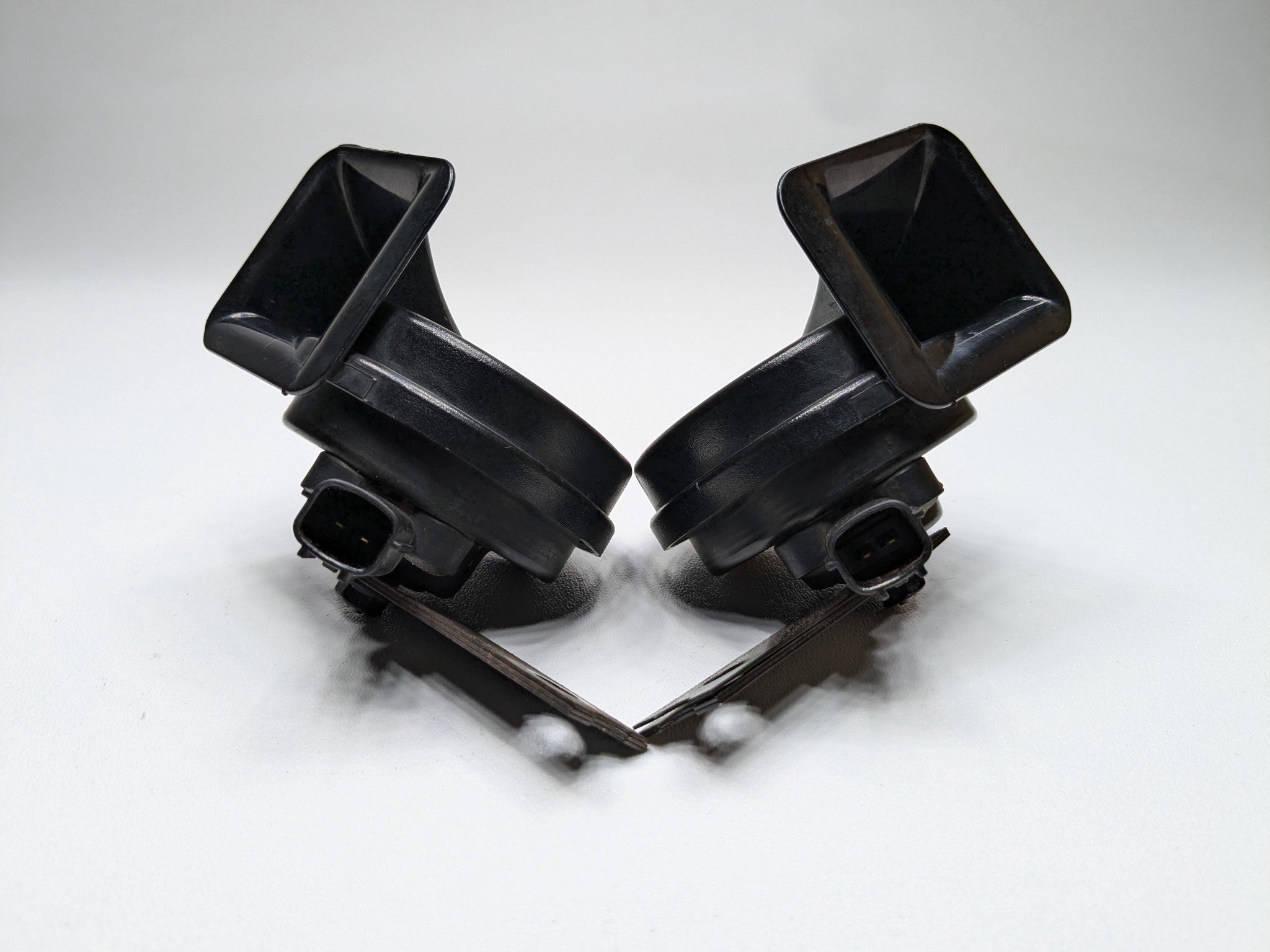 2013 - 2019 OEM HYUNDAI SANTA FE HIGH AND LOW NOTE TONE SAFETY HORN SET