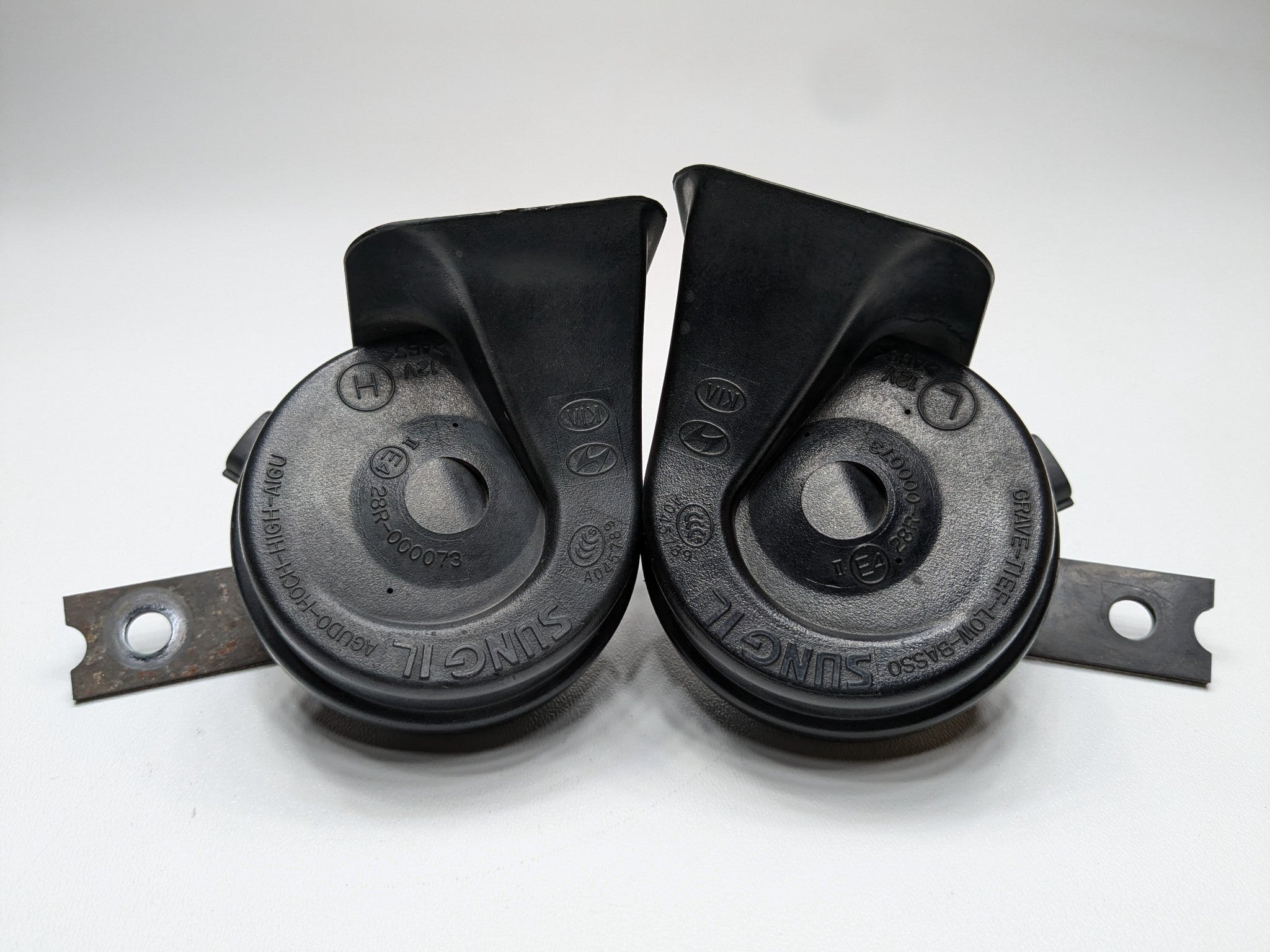 2013 - 2019 OEM HYUNDAI SANTA FE HIGH AND LOW NOTE TONE SAFETY HORN SET