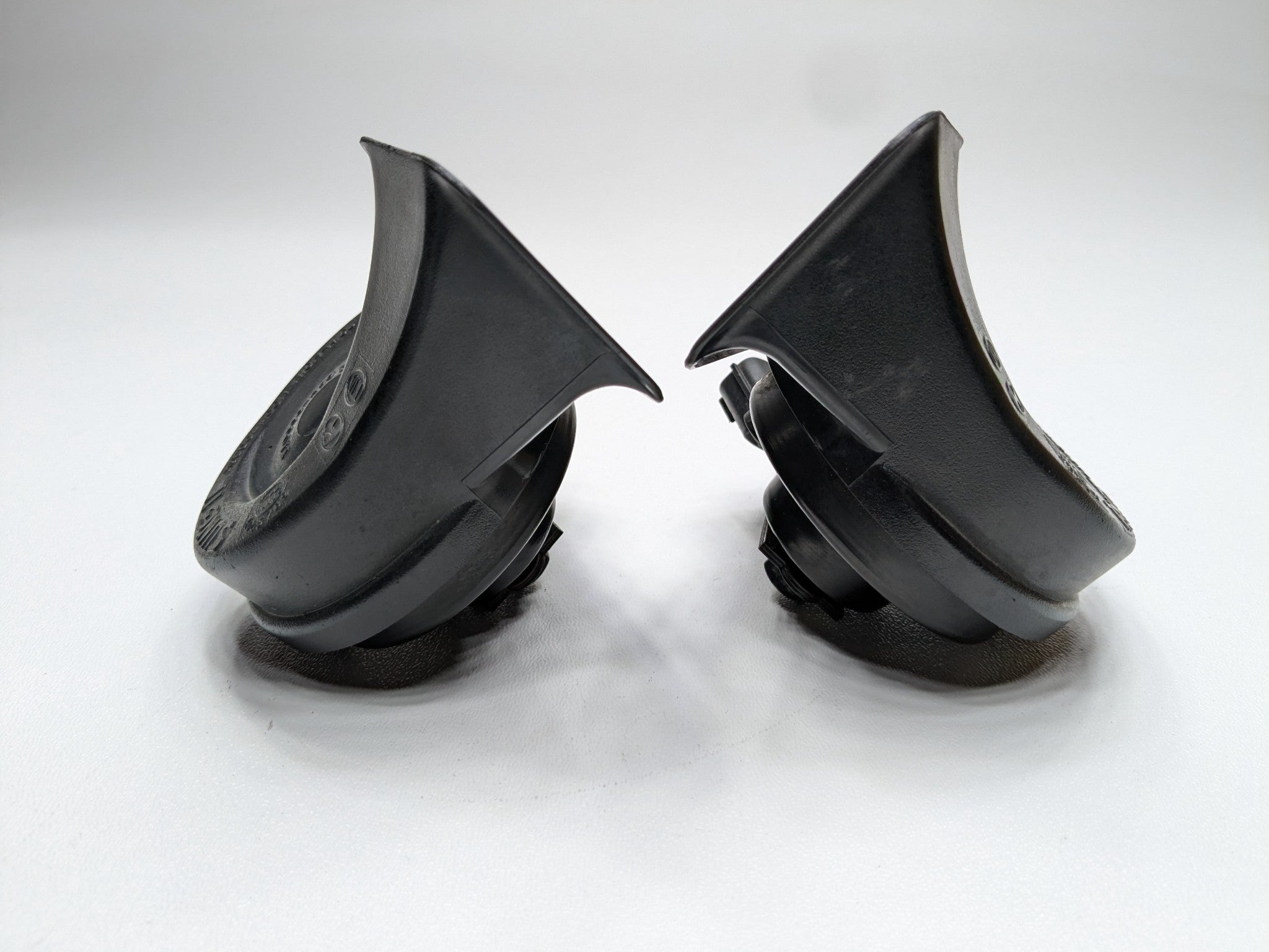2013 - 2019 OEM HYUNDAI SANTA FE HIGH AND LOW NOTE TONE SAFETY HORN SET