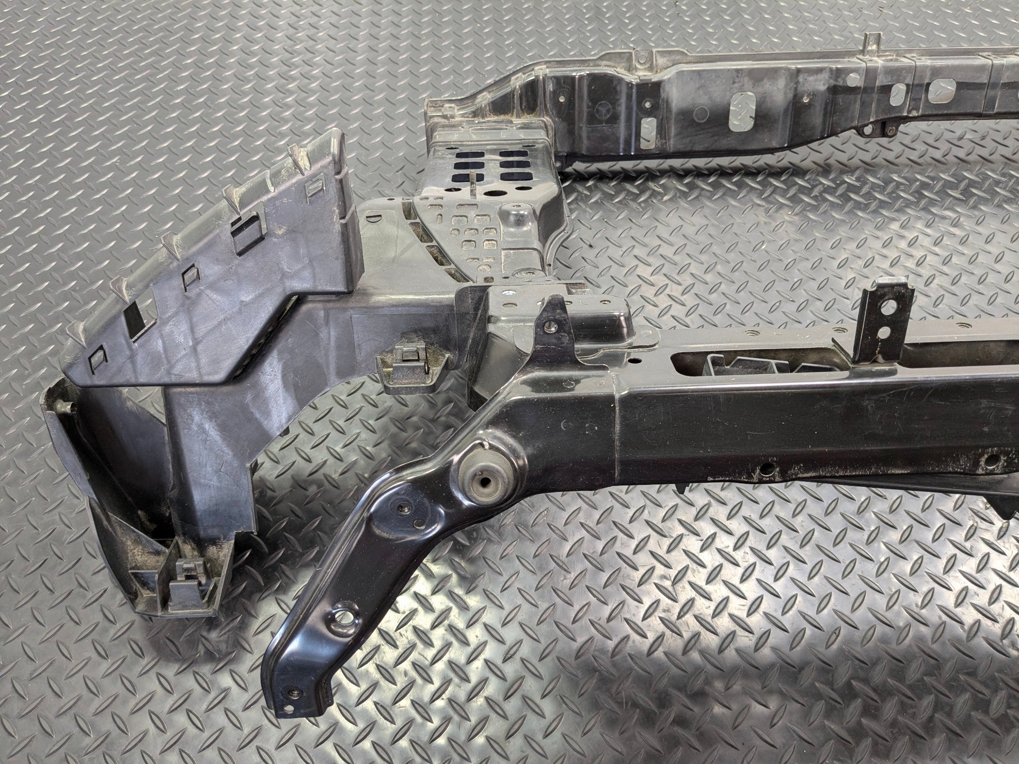 2013 - 2019 OEM HYUNDAI SANTA FE LOWER RADIATOR SUPPORT CARRIER ASSEMBLY