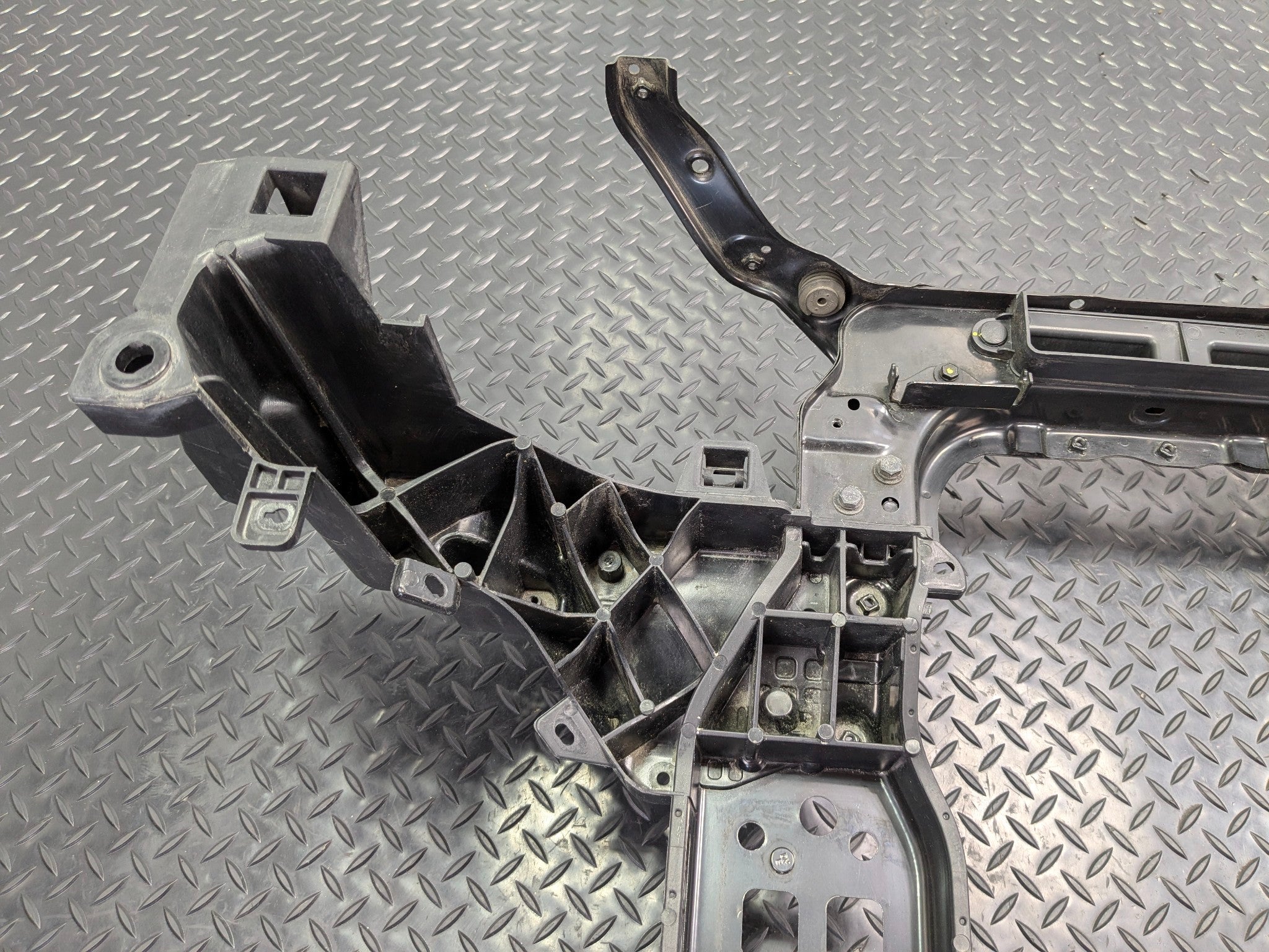 2013 - 2019 OEM HYUNDAI SANTA FE LOWER RADIATOR SUPPORT CARRIER ASSEMBLY