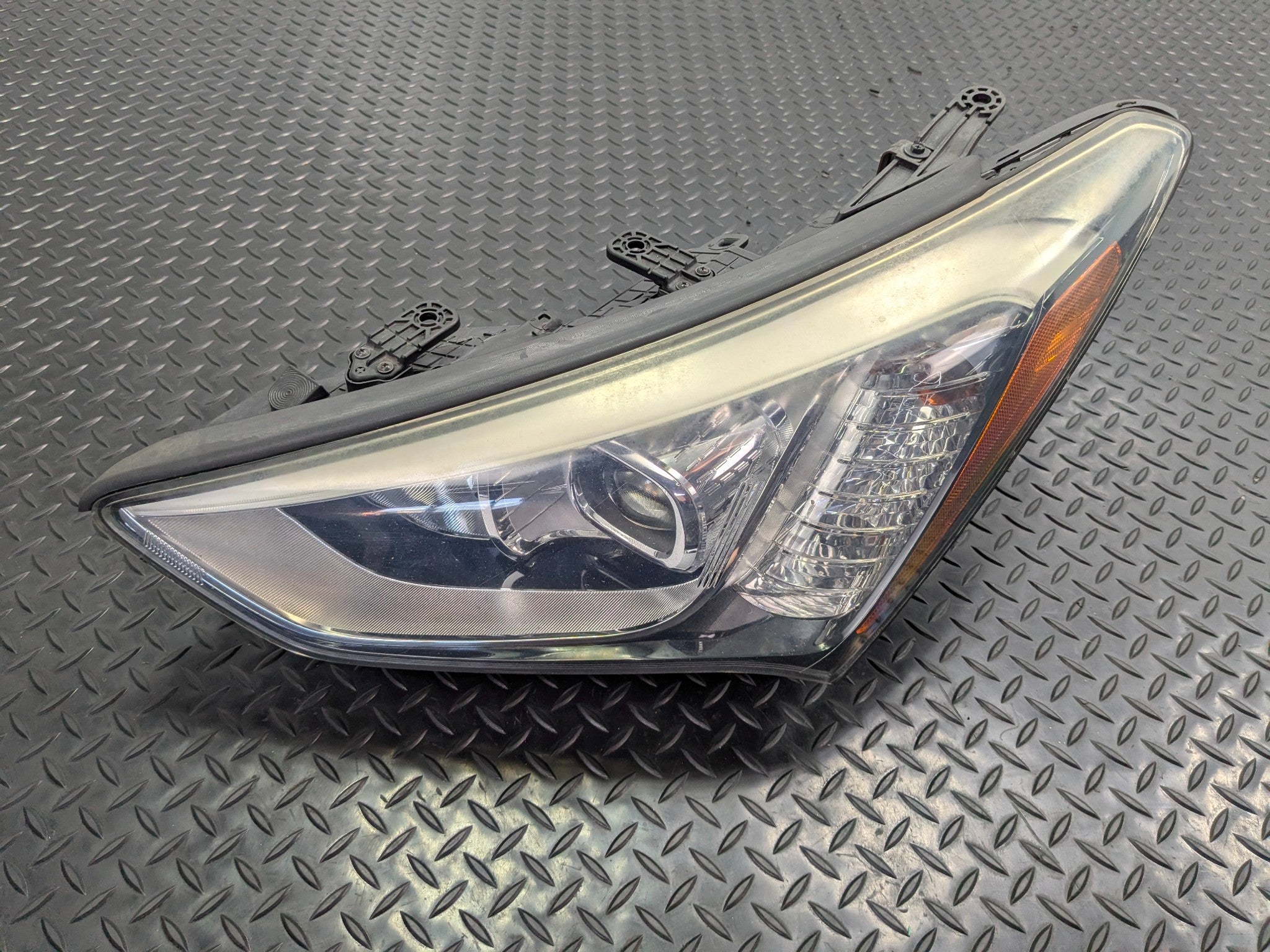 2013 - 2019 OEM HYUNDAI SANTA FE FRONT LEFT DRIVER SIDE HEADLAMP ASSEMBLY