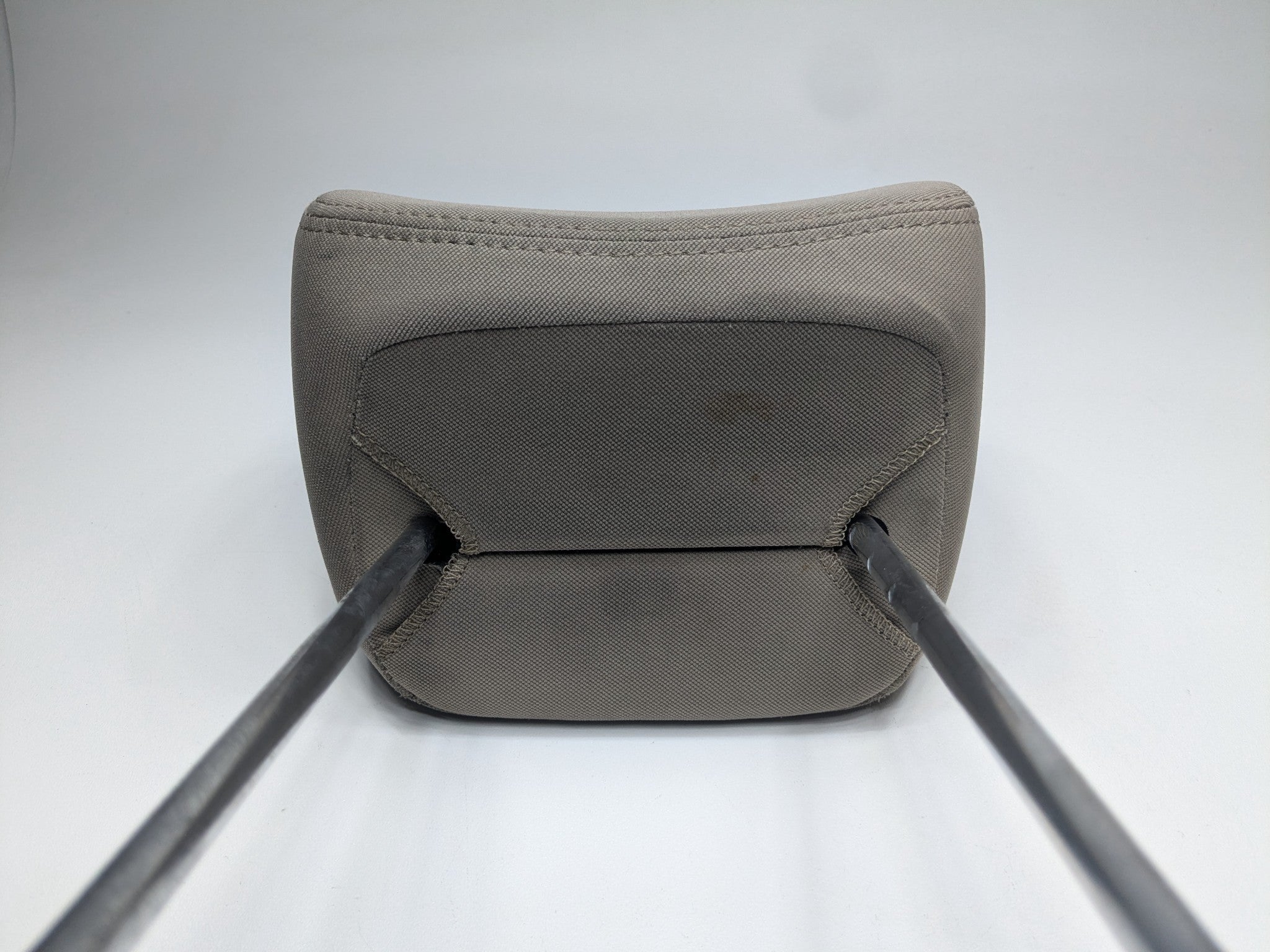 2013 - 2019 OEM HYUNDAI SANTA FE REAR LEFT DRIVER SIDE SEAT HEADREST ASSEMBLY