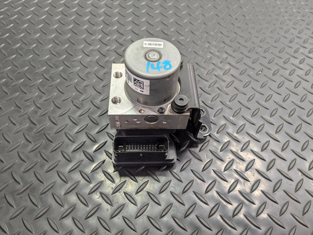 2013 - 2019 OEM HYUNDAI SANTA FE ANTI LOCK BRAKE SYSTEM PUMP MODULE