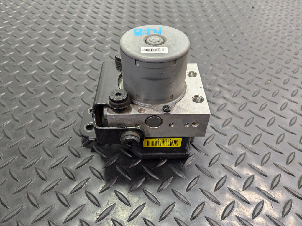 2013 - 2019 OEM HYUNDAI SANTA FE ANTI LOCK BRAKE SYSTEM PUMP MODULE